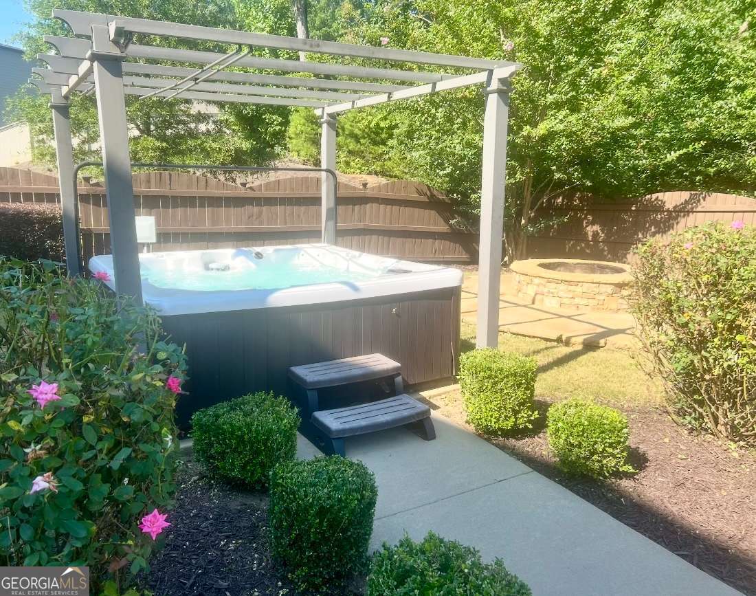 6 bedroom, 4 bathroom, 4,900 sq ft single family residence for sale at 41 Lake Sydney Drive, Dawsonville, GA 30534 — photo 8