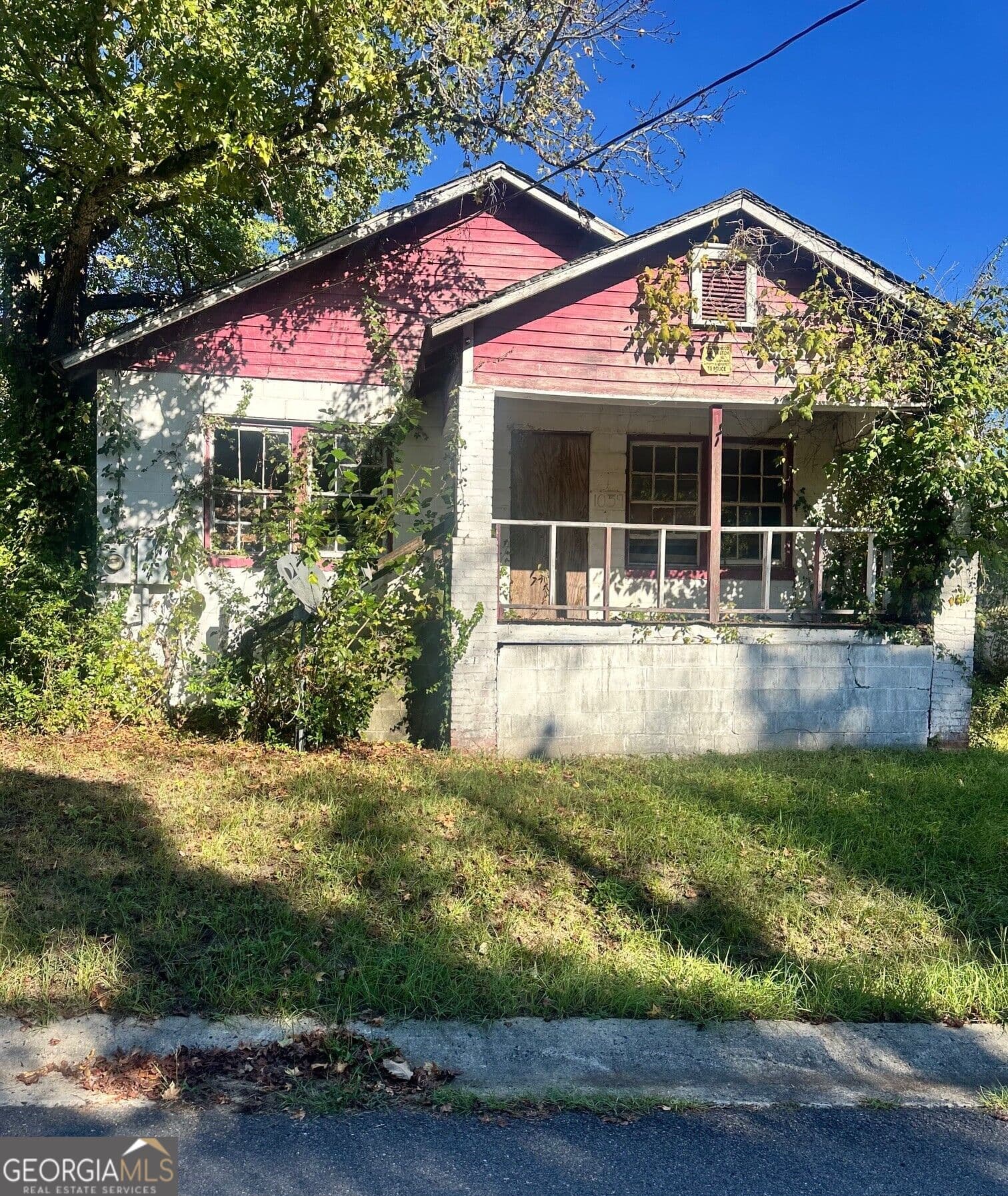 2 bedroom, 1 bathroom, 832 sq ft single family residence for sale at 1039 Chestney Street, Macon, GA 31217