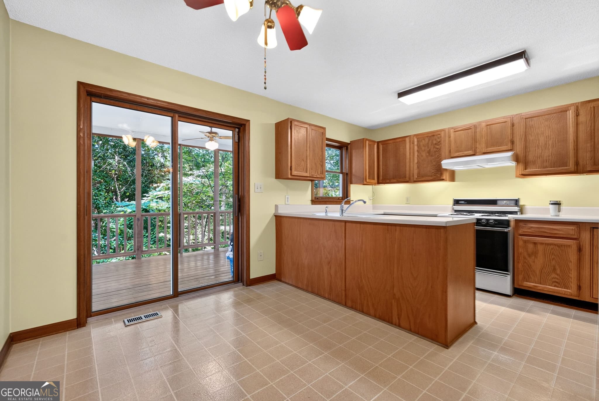 3 bedroom, 2 bathroom, 2,028 sq ft single family residence for sale at 919 Walker Avenue, Atlanta, GA 30316 — photo 8