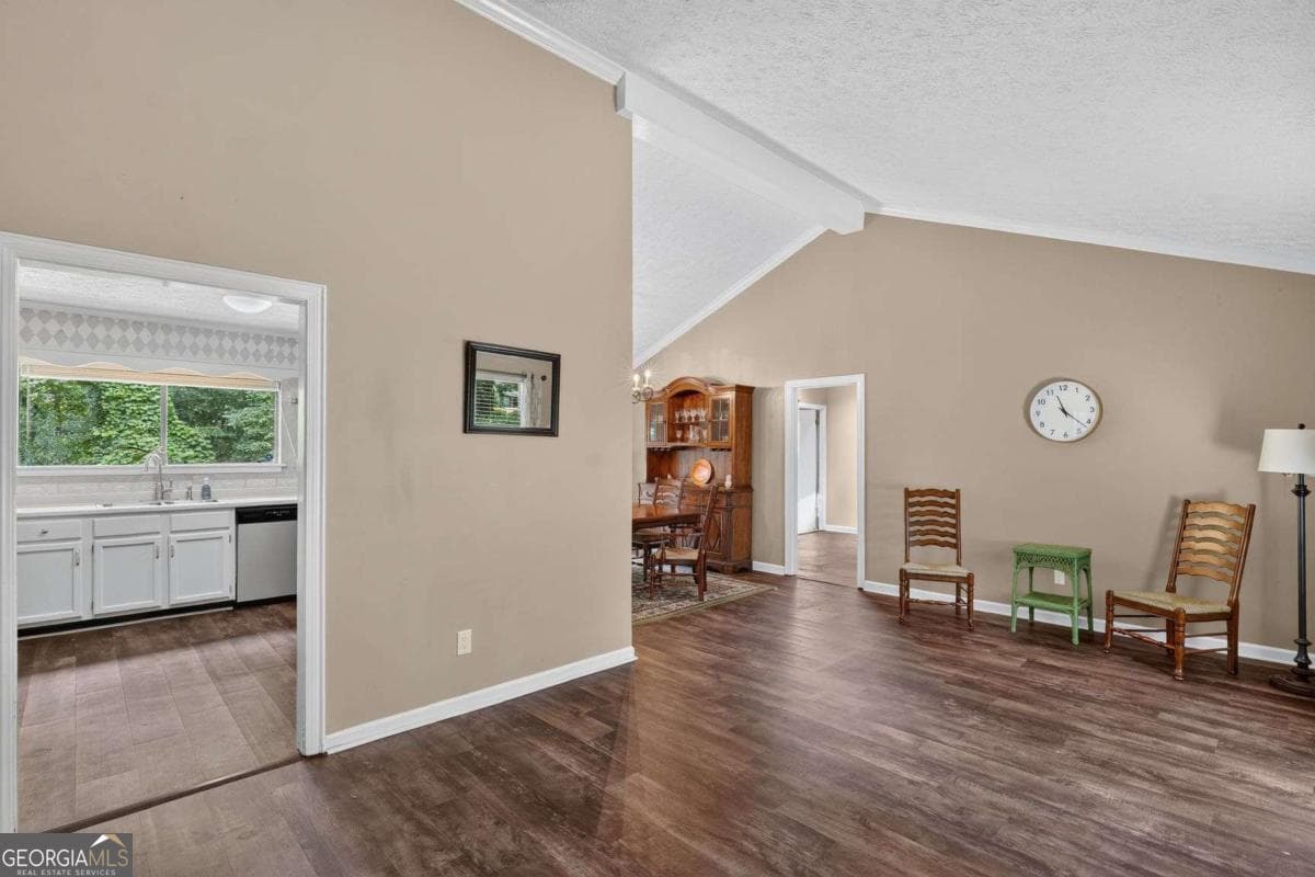 3 bedroom, 2 bathroom, 1,922 sq ft single family residence for sale at 9640 Pine Thicket Way, Roswell, GA 30075 — photo 5