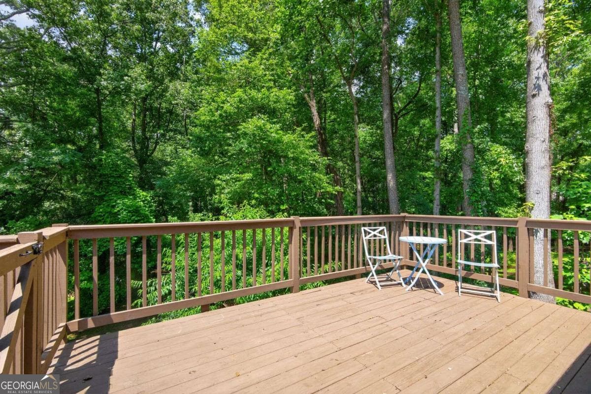 3 bedroom, 2 bathroom, 1,922 sq ft single family residence for sale at 9640 Pine Thicket Way, Roswell, GA 30075 — photo 10