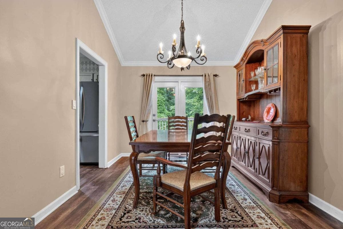 3 bedroom, 2 bathroom, 1,922 sq ft single family residence for sale at 9640 Pine Thicket Way, Roswell, GA 30075 — photo 8