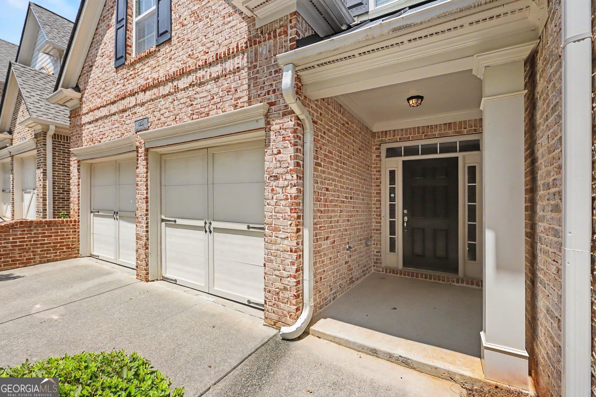 3 bedroom, 2.5 bathroom, 2,275 sq ft townhouse for sale at 4235 Cold Spring Court, Cumming, GA 30041 — photo 4