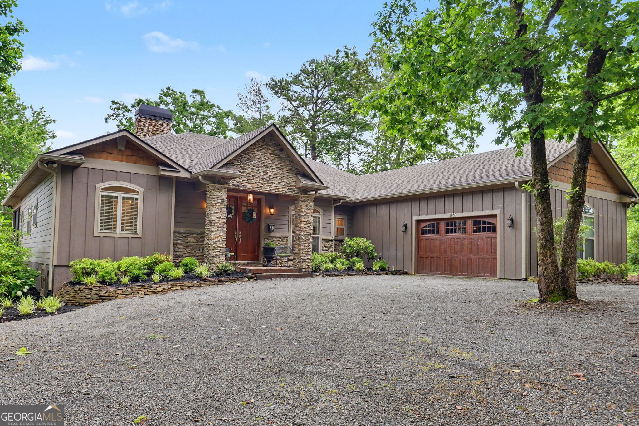 3 bedroom, 3.5 bathroom, 2,657 sq ft single family residence sold at 1680 Stonecrest Circle, Hiawassee, GA 30546