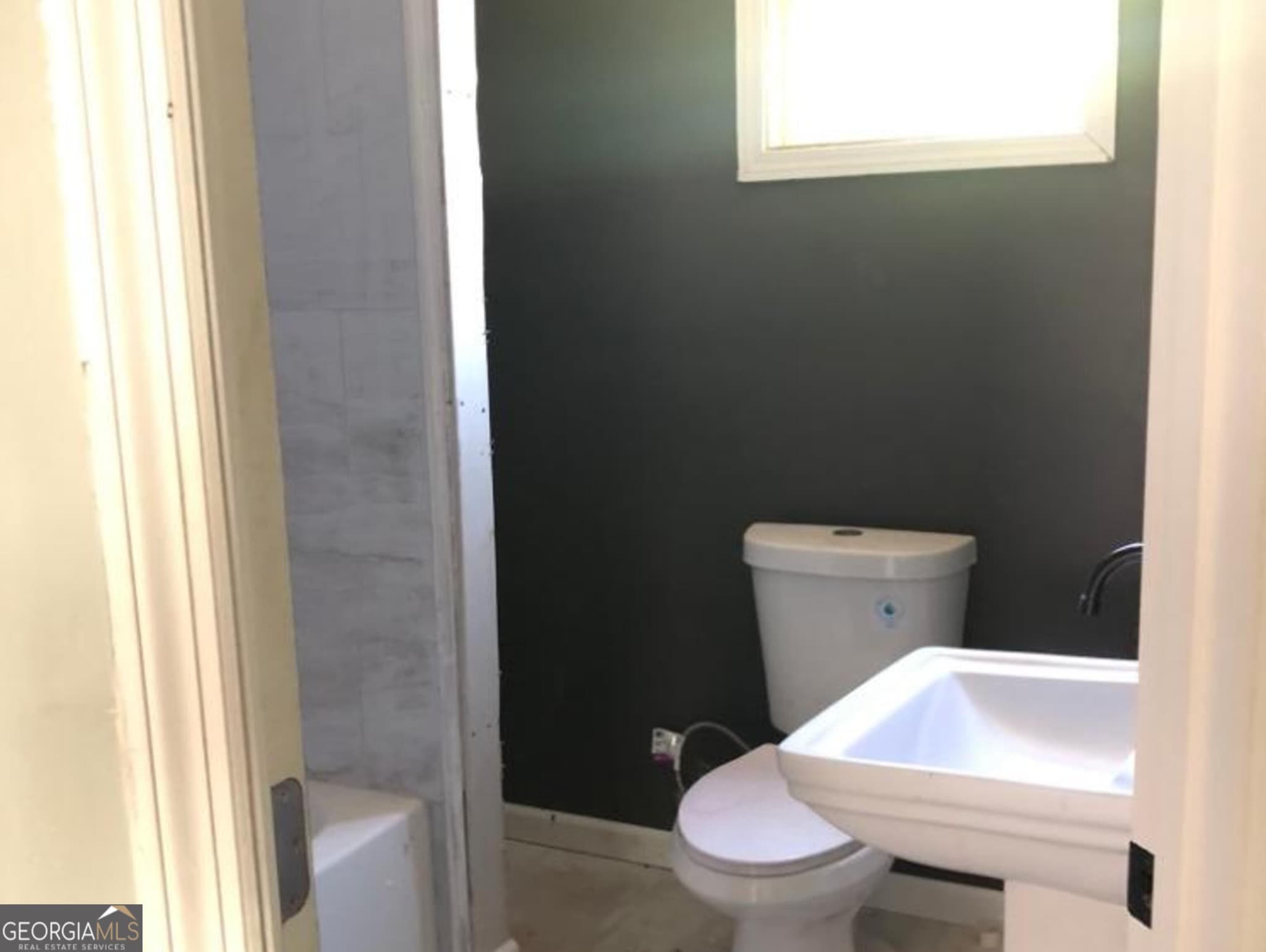 3 bedroom, 2 bathroom, 1,500 sq ft single family residence for sale at 652 Moreland Avenue, Macon, GA 31206 — photo 7