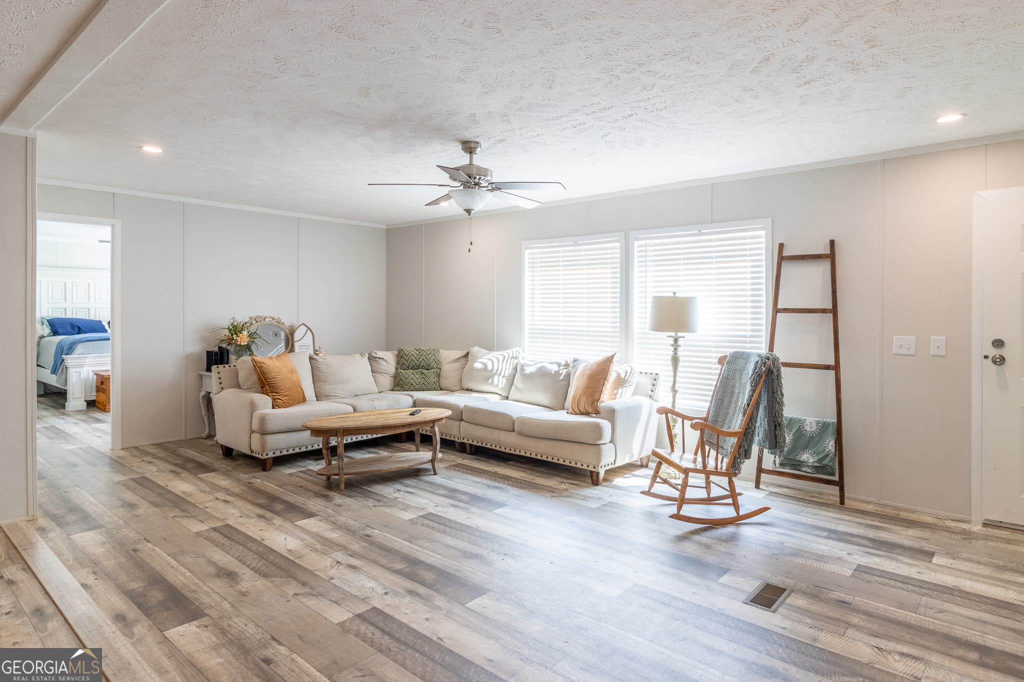 3 bedroom, 2 bathroom, 1,500 sq ft manufactured home,single family residence for sale at 3277 Hurricane, Rocky Face, GA 30740 — photo 6