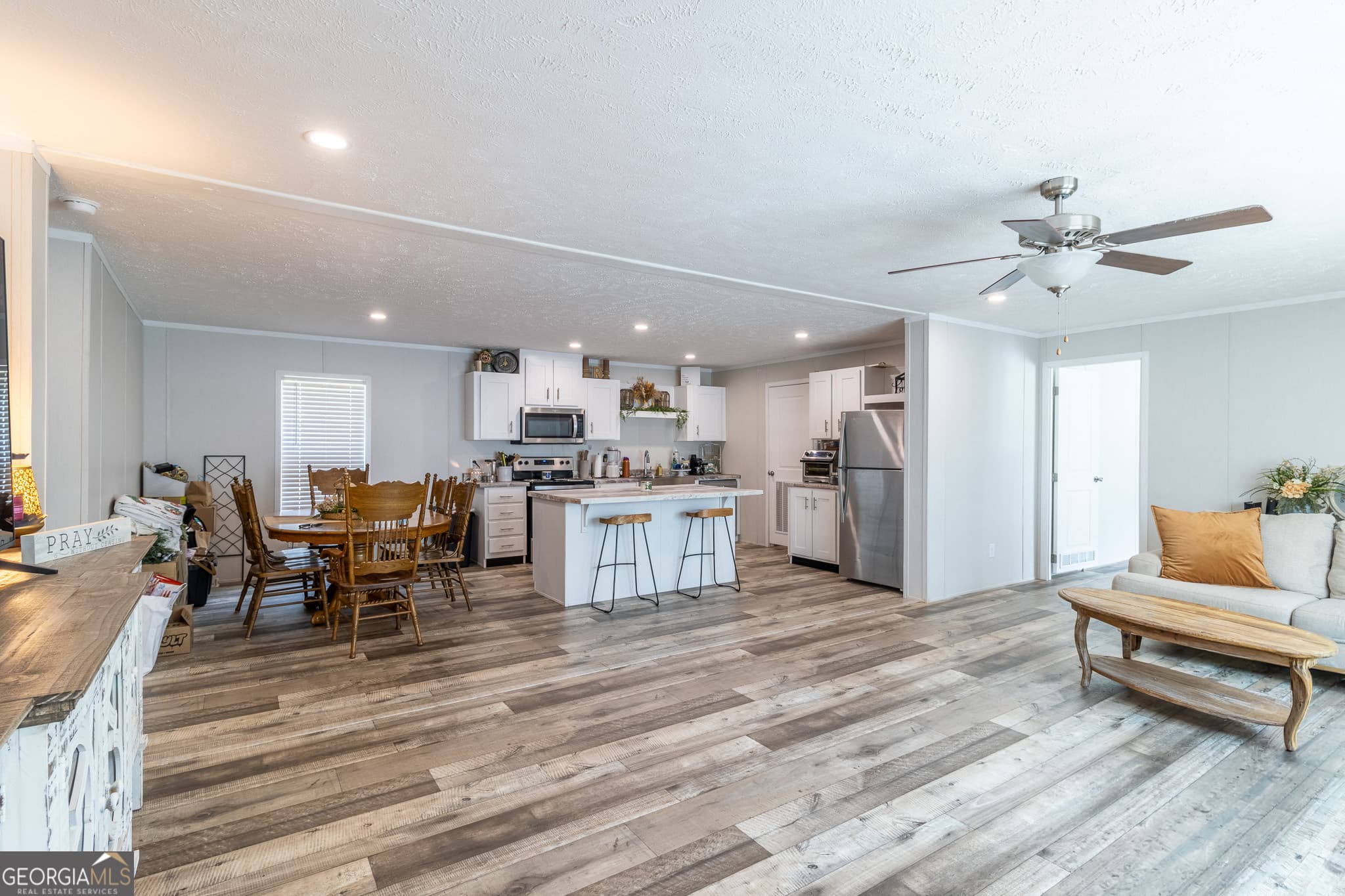 3 bedroom, 2 bathroom, 1,500 sq ft manufactured home,single family residence for sale at 3277 Hurricane, Rocky Face, GA 30740 — photo 3