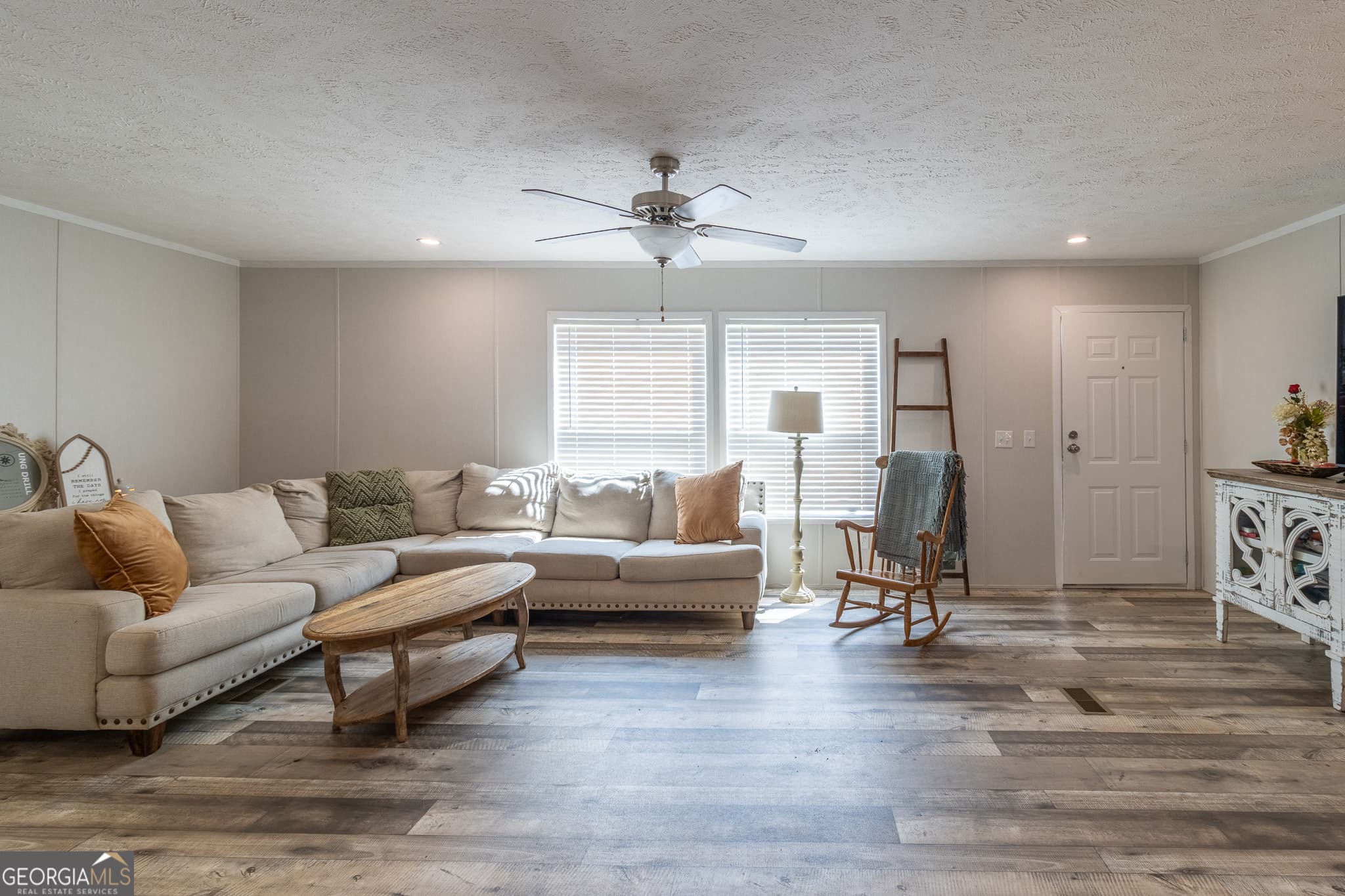 3 bedroom, 2 bathroom, 1,500 sq ft manufactured home,single family residence for sale at 3277 Hurricane, Rocky Face, GA 30740 — photo 5