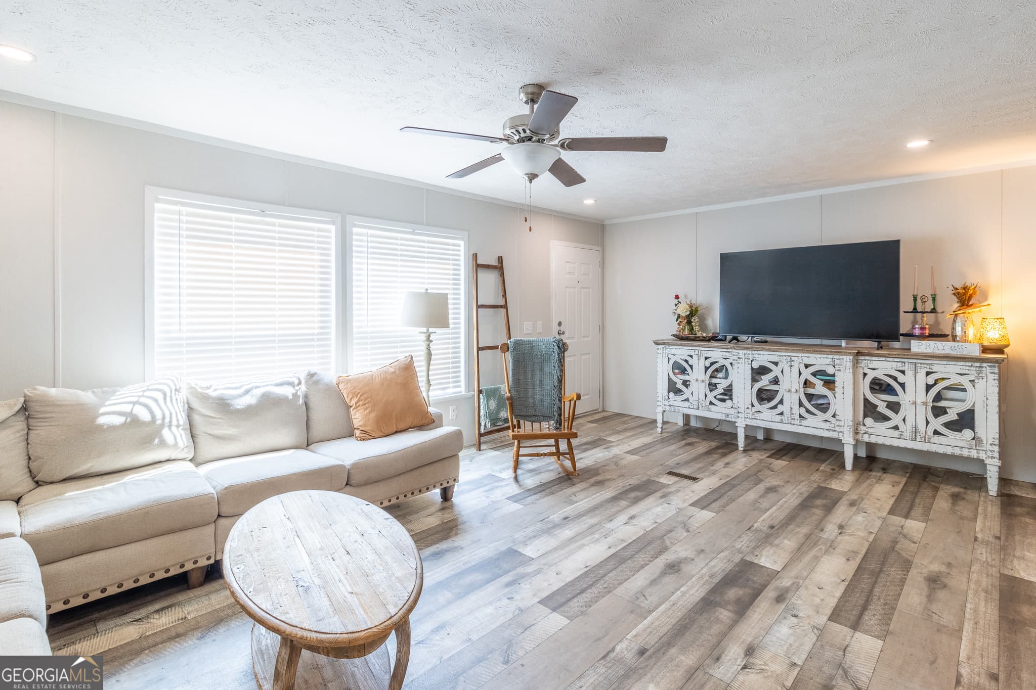 3 bedroom, 2 bathroom, 1,500 sq ft manufactured home,single family residence for sale at 3277 Hurricane, Rocky Face, GA 30740 — photo 4