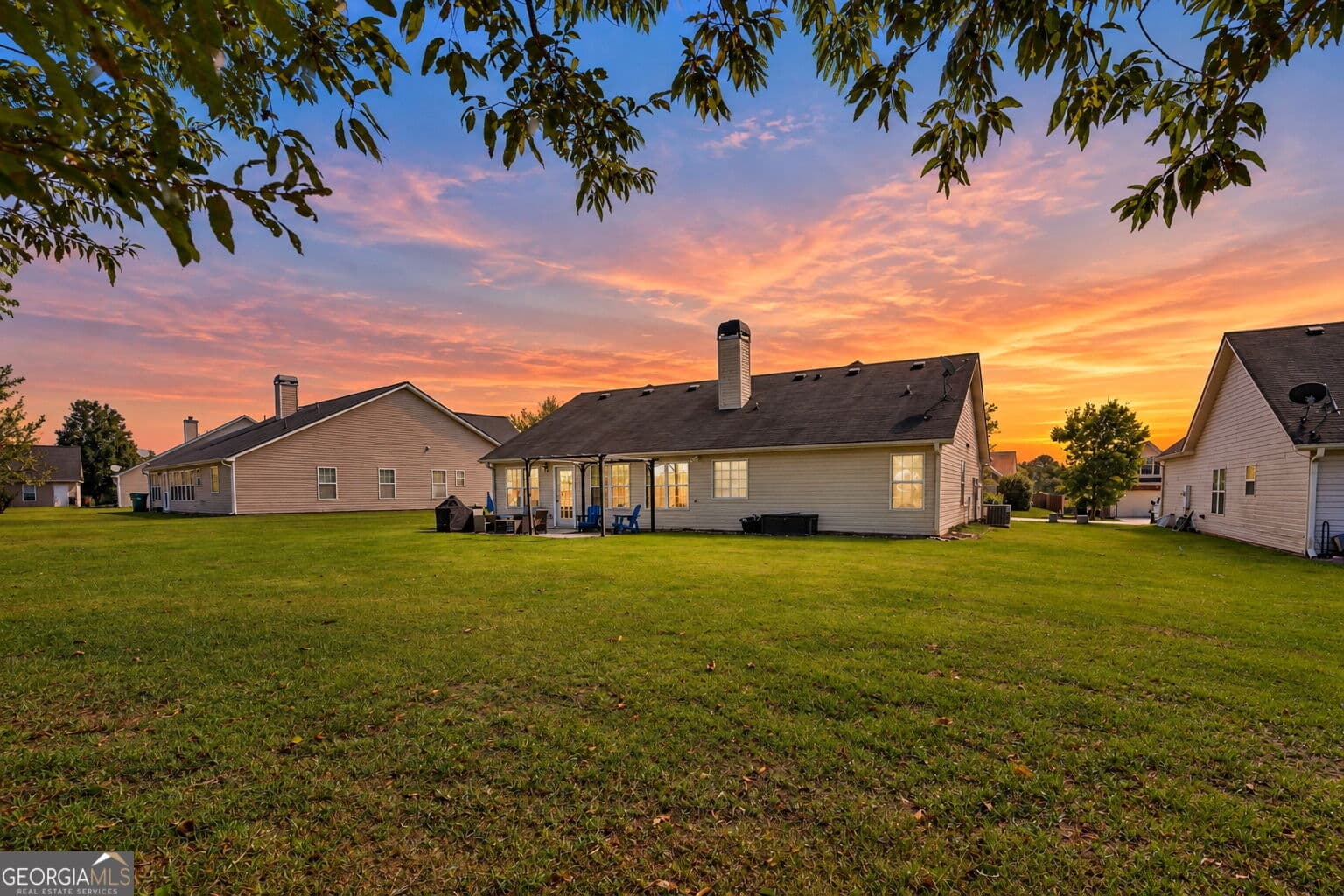 3 bedroom, 2 bathroom, 2,125 sq ft single family residence for sale at 117 Oakwood Drive, Eatonton, GA 31024 — photo 5