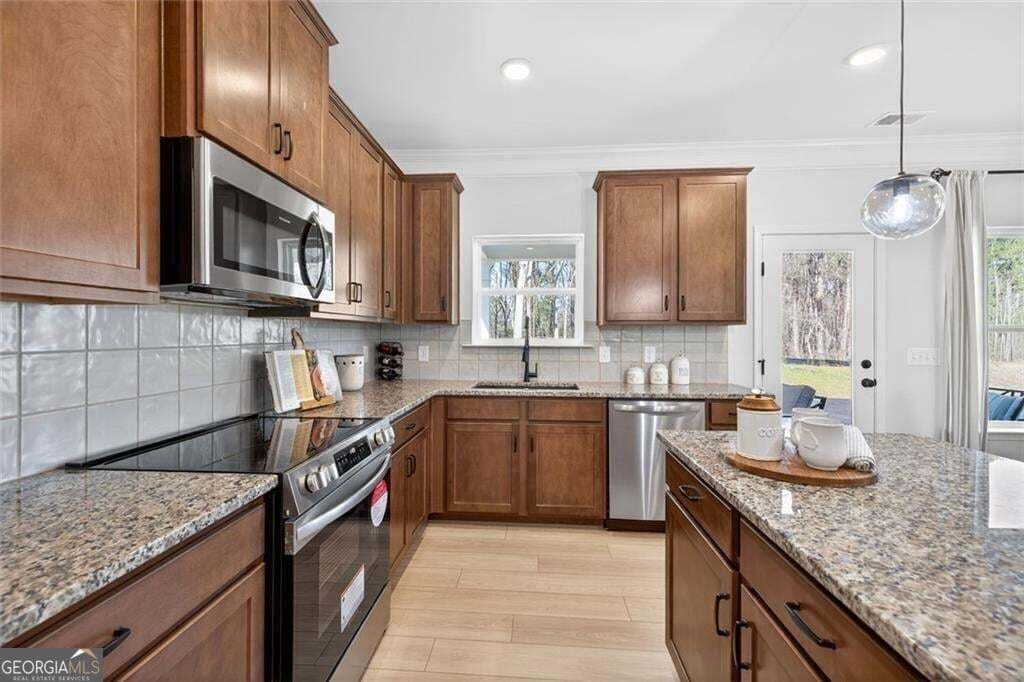 4 bedroom, 2.5 bathroom, 2,372 sq ft single family residence for sale at 108 Alcovy Trail, Calhoun, GA 30701 — photo 3