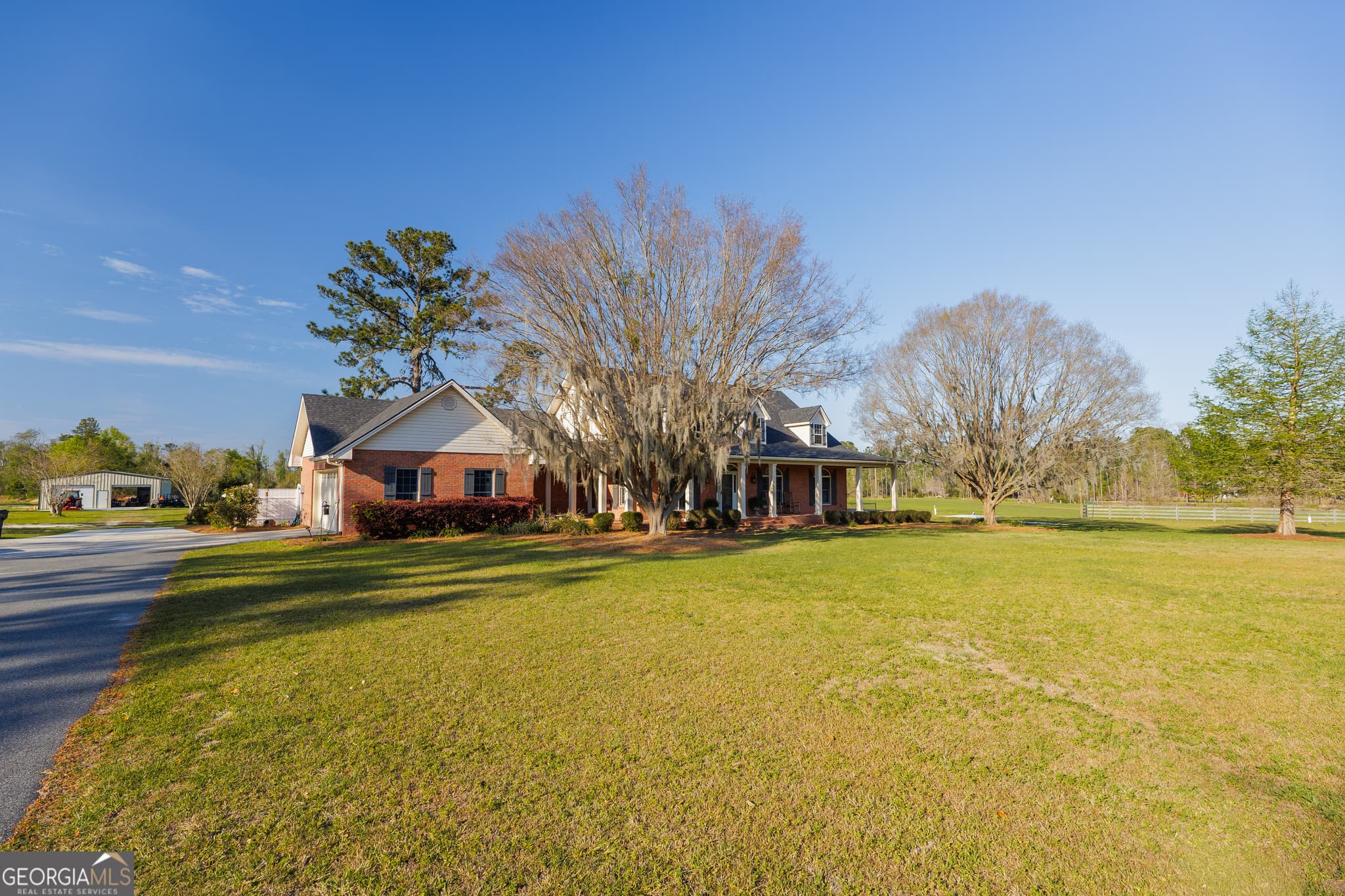4 bedroom, 2.5 bathroom, 2,878 sq ft single family residence for sale at 3497 Brown Road, Valdosta, GA 31601 — photo 3