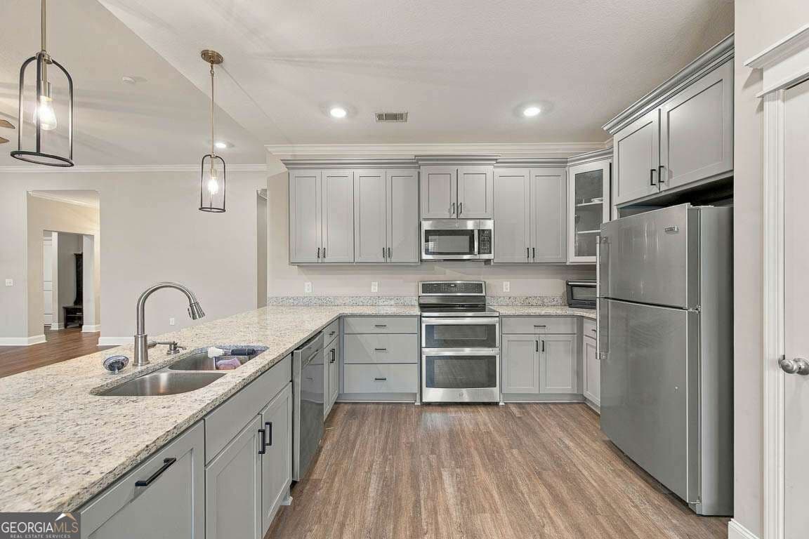 4 bedroom, 2 bathroom, 2,188 sq ft single family residence for sale at 15 Landings Road, Brunswick, GA 31525 — photo 4
