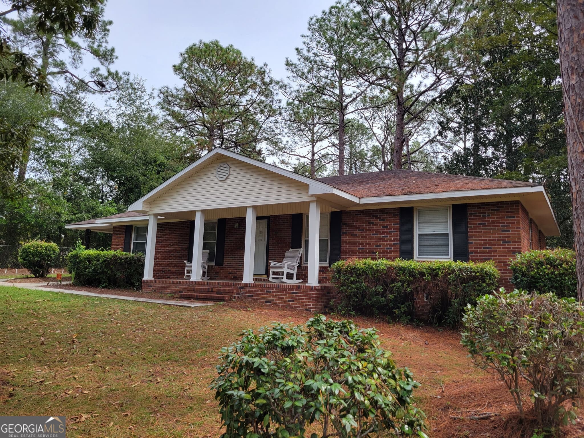 3 bedroom, 2 bathroom, 1,704 sq ft single family residence for sale at 107 Nottingham Trail, Statesboro, GA 30458 — photo 3