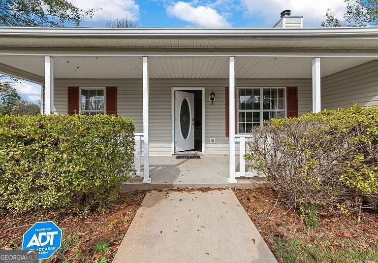 3 bedroom, 2 bathroom, 1,437 sq ft single family residence for sale at 275 Branchwood Drive, Covington, GA 30016 — photo 2