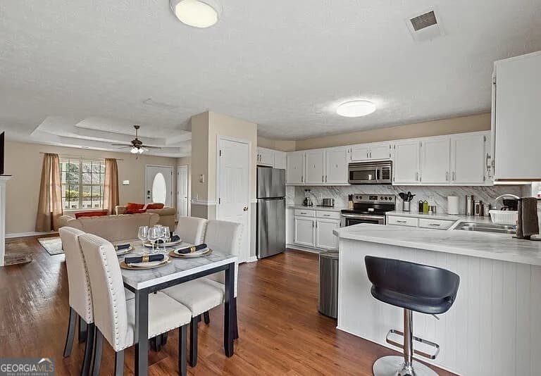 3 bedroom, 2 bathroom, 1,437 sq ft single family residence for sale at 275 Branchwood Drive, Covington, GA 30016 — photo 6