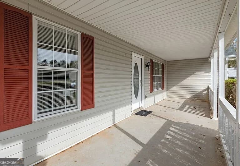 3 bedroom, 2 bathroom, 1,437 sq ft single family residence for sale at 275 Branchwood Drive, Covington, GA 30016 — photo 3