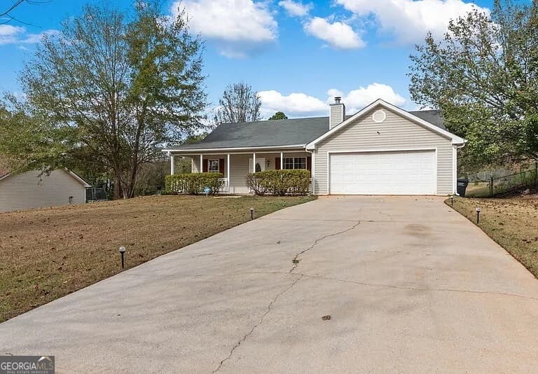 3 bedroom, 2 bathroom, 1,437 sq ft single family residence for sale at 275 Branchwood Drive, Covington, GA 30016 — photo 1 of 16