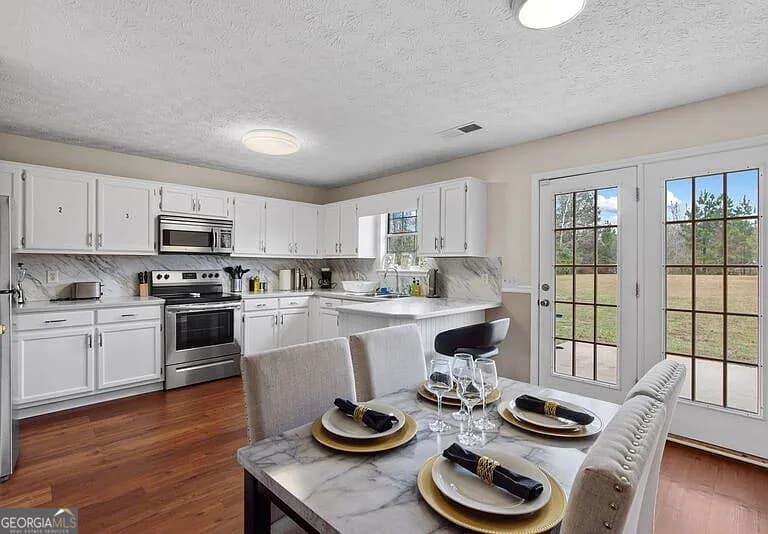 3 bedroom, 2 bathroom, 1,437 sq ft single family residence for sale at 275 Branchwood Drive, Covington, GA 30016 — photo 5