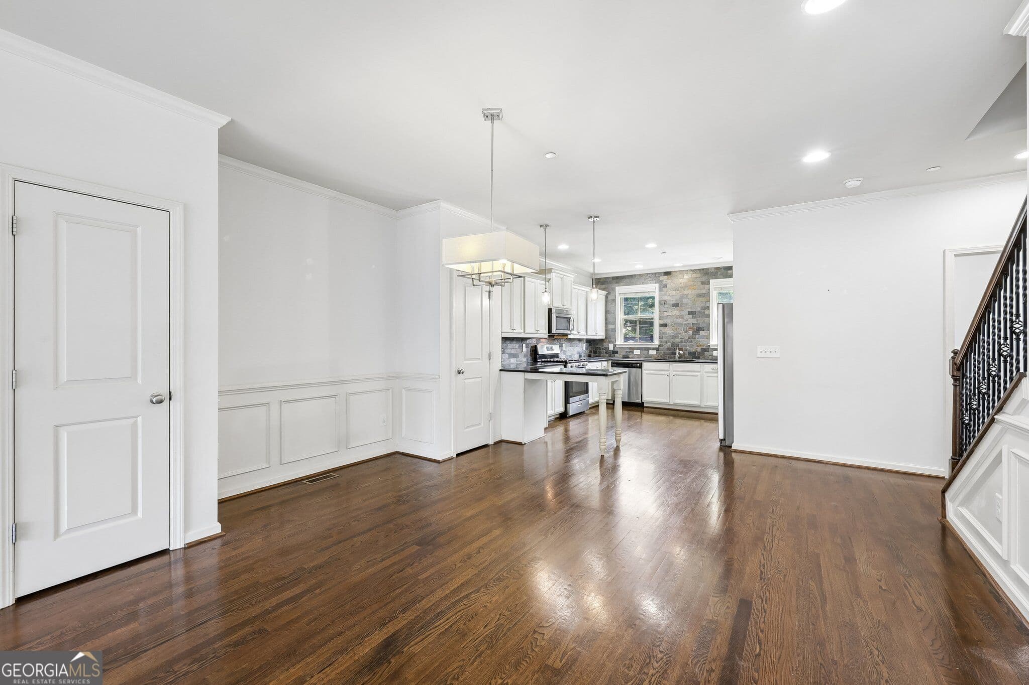 3 bedroom, 3.5 bathroom, 2,296 sq ft townhouse for sale at 1349 Hawthorne Avenue, Smyrna, GA 30080 — photo 5