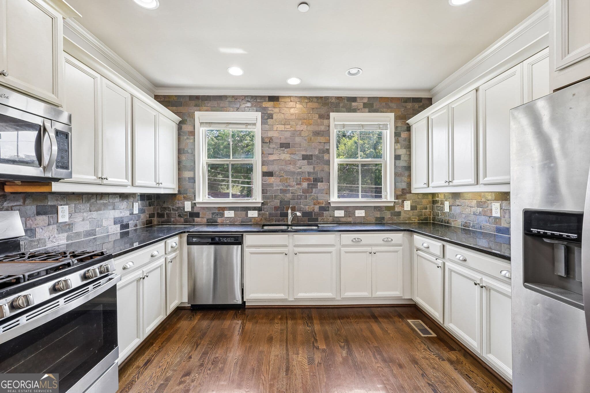 3 bedroom, 3.5 bathroom, 2,296 sq ft townhouse for sale at 1349 Hawthorne Avenue, Smyrna, GA 30080 — photo 8