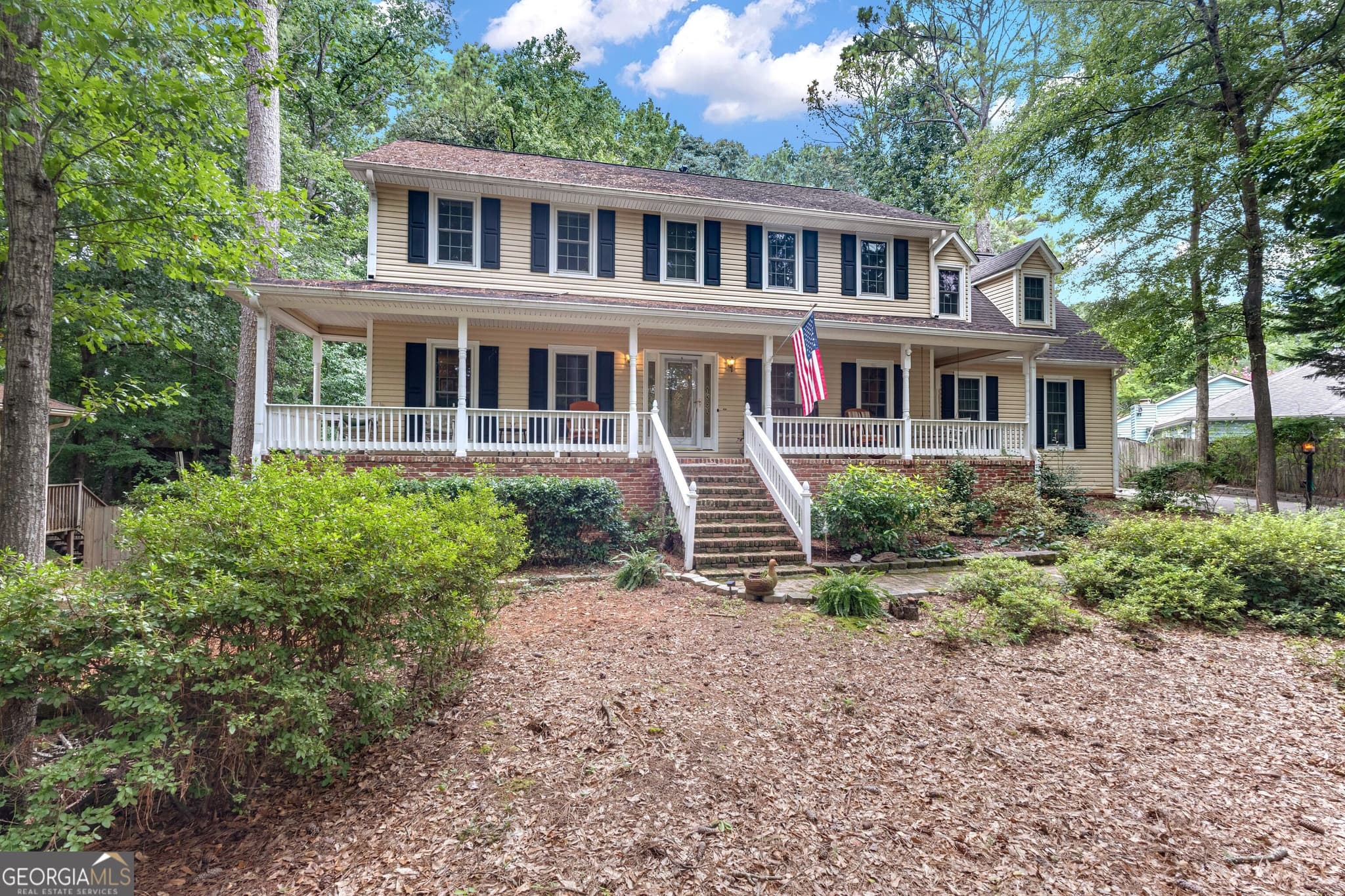 4 bedroom, 3.5 bathroom, 4,072 sq ft single family residence for sale at 153 Lakeside Drive, Peachtree City, GA 30269 — photo 4