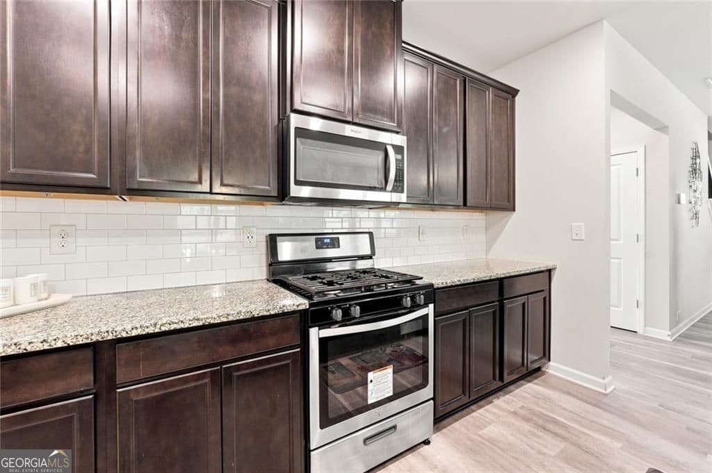 4 bedroom, 2.5 bathroom, 2,550 sq ft single family residence for sale at 1924 Azure Grove Court, Marietta, GA 30008 — photo 5