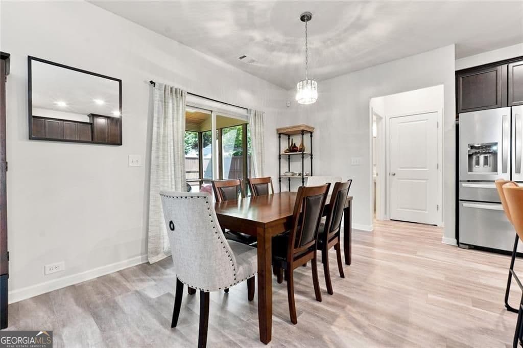 4 bedroom, 2.5 bathroom, 2,550 sq ft single family residence for sale at 1924 Azure Grove Court, Marietta, GA 30008 — photo 4