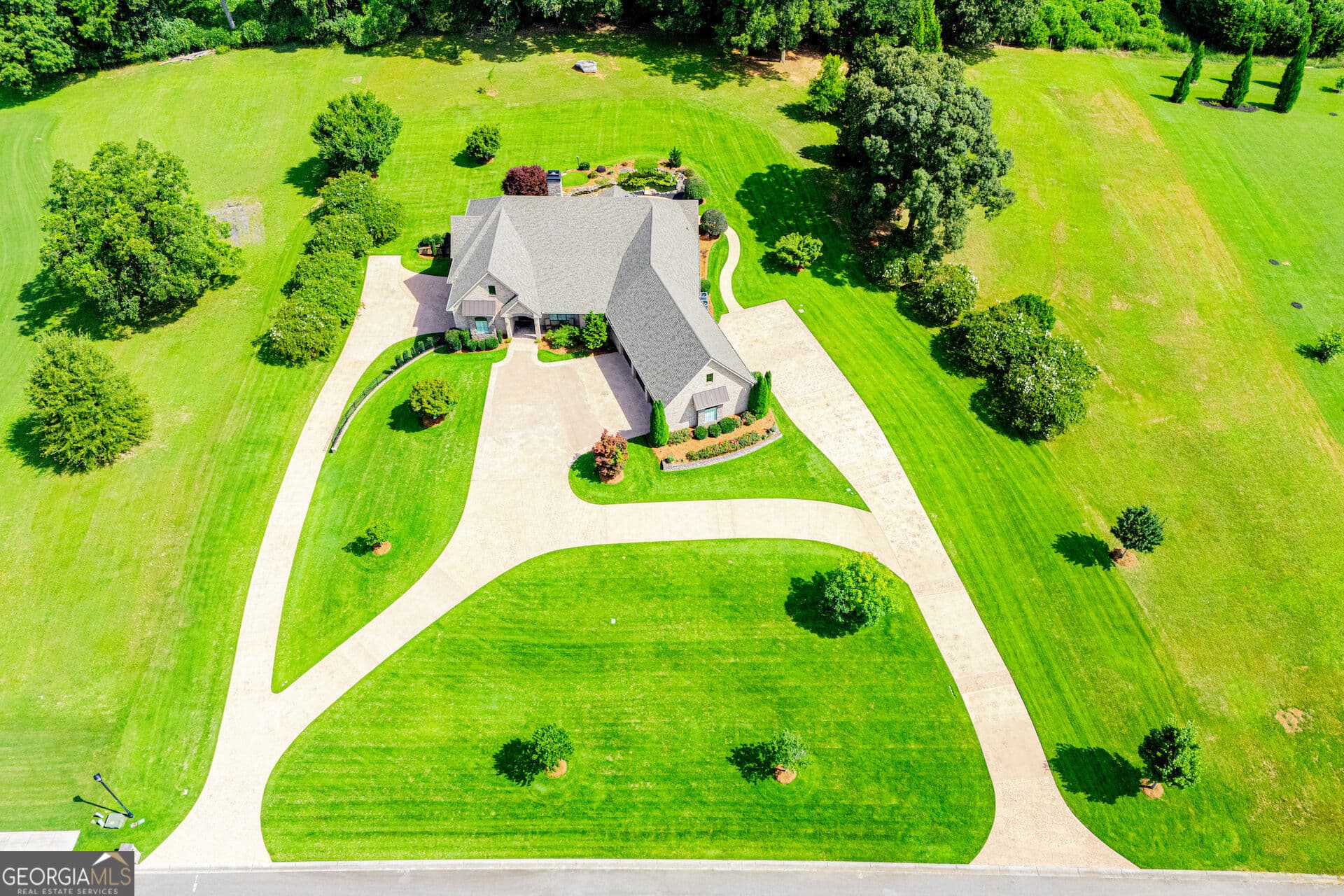 5 bedroom, 4.5 bathroom, 6,763 sq ft single family residence for sale at 109 Carson Place, Carrollton, GA 30117 — photo 7