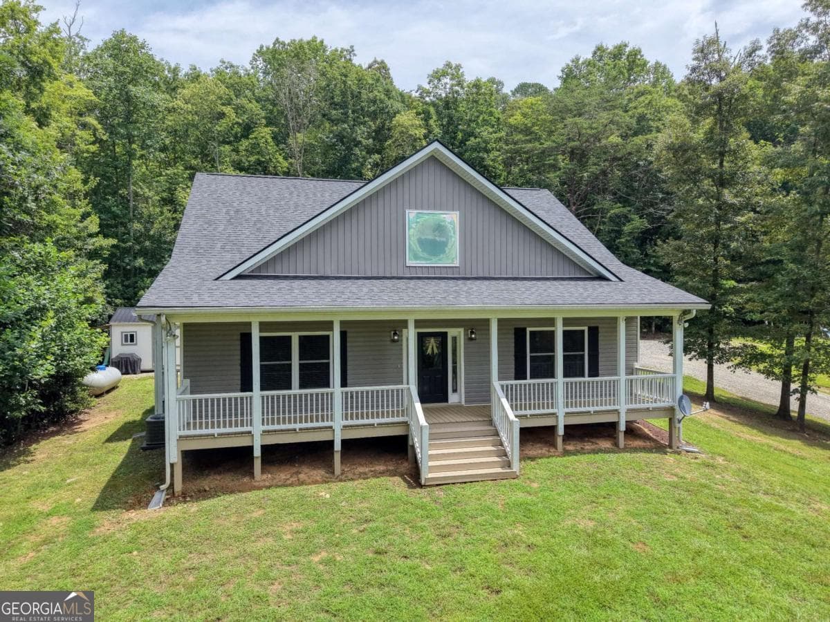 3 bedroom, 2 bathroom, 1,848 sq ft single family residence for sale at 119 Satterfield Place, Blairsville, GA 30512 — photo 2