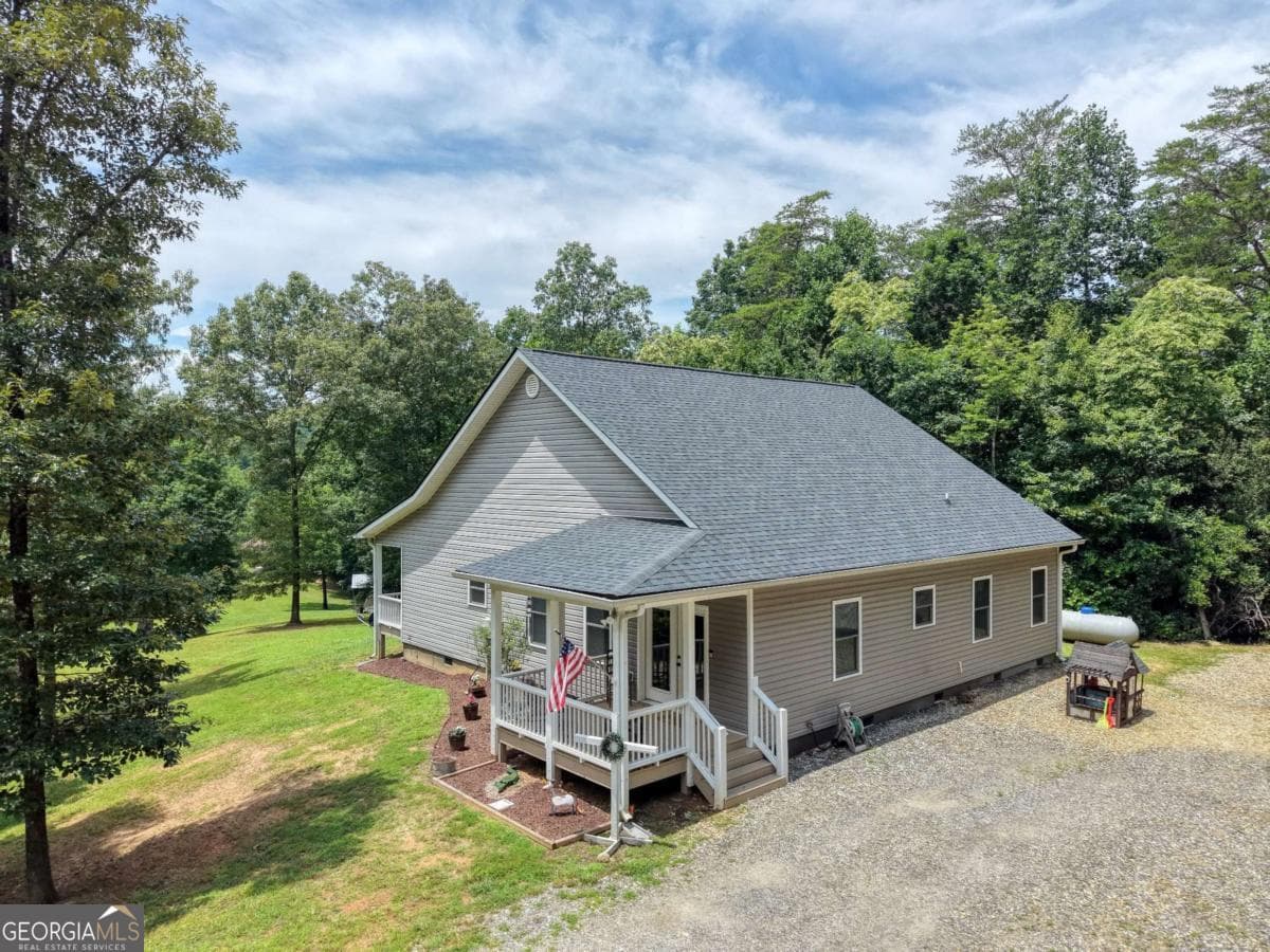 3 bedroom, 2 bathroom, 1,848 sq ft single family residence for sale at 119 Satterfield Place, Blairsville, GA 30512 — photo 4