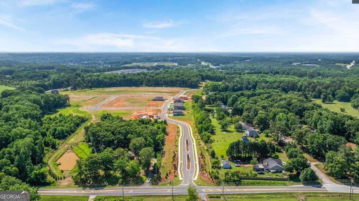 4 bedroom, 3.5 bathroom, 2,559 sq ft single family residence for sale at 395 Atlas Lane, Winder, GA 30680 — photo 4