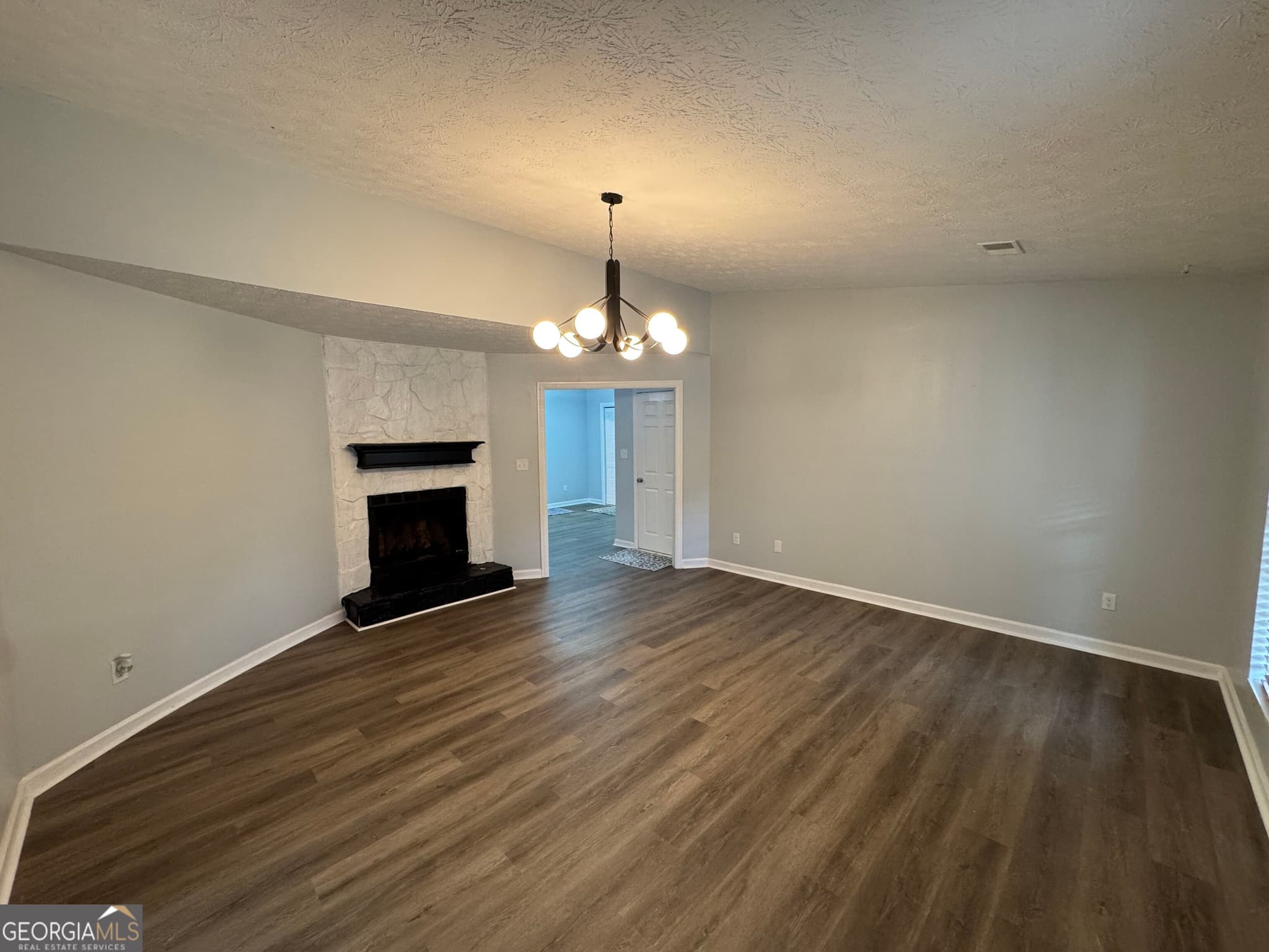 4 bedroom, 2 bathroom, 2,047 sq ft single family residence for sale at 1112 Reynolds Court, Morrow, GA 30260 — photo 3