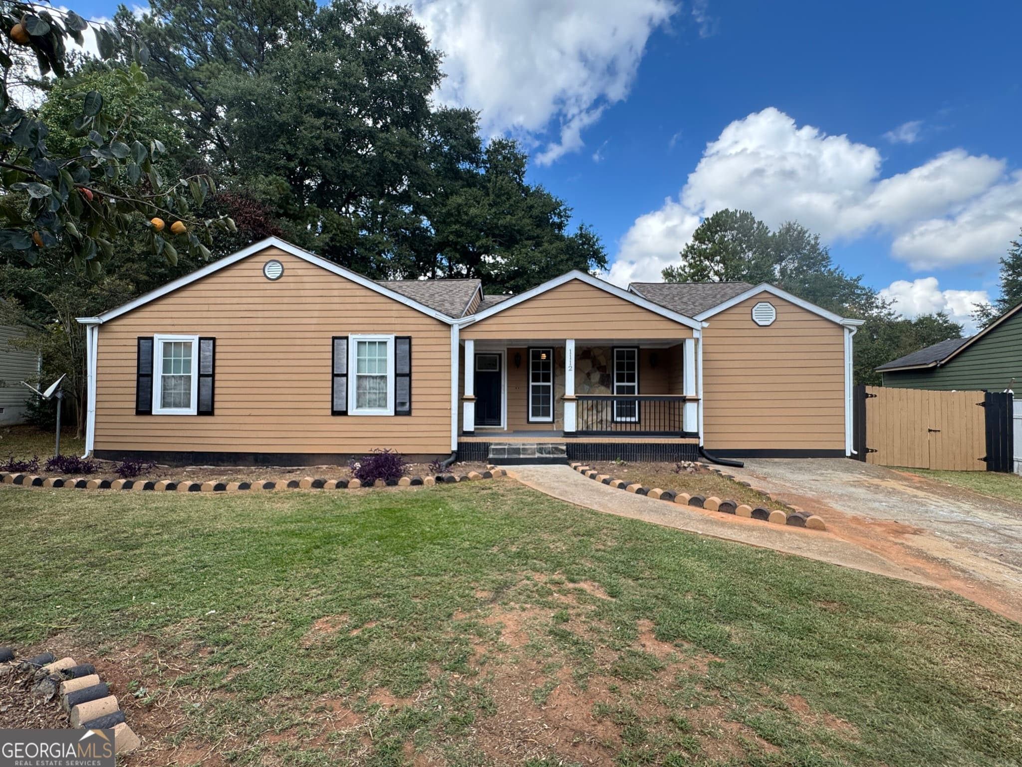 4 bedroom, 2 bathroom, 2,047 sq ft single family residence for sale at 1112 Reynolds Court, Morrow, GA 30260 — photo 1 of 39