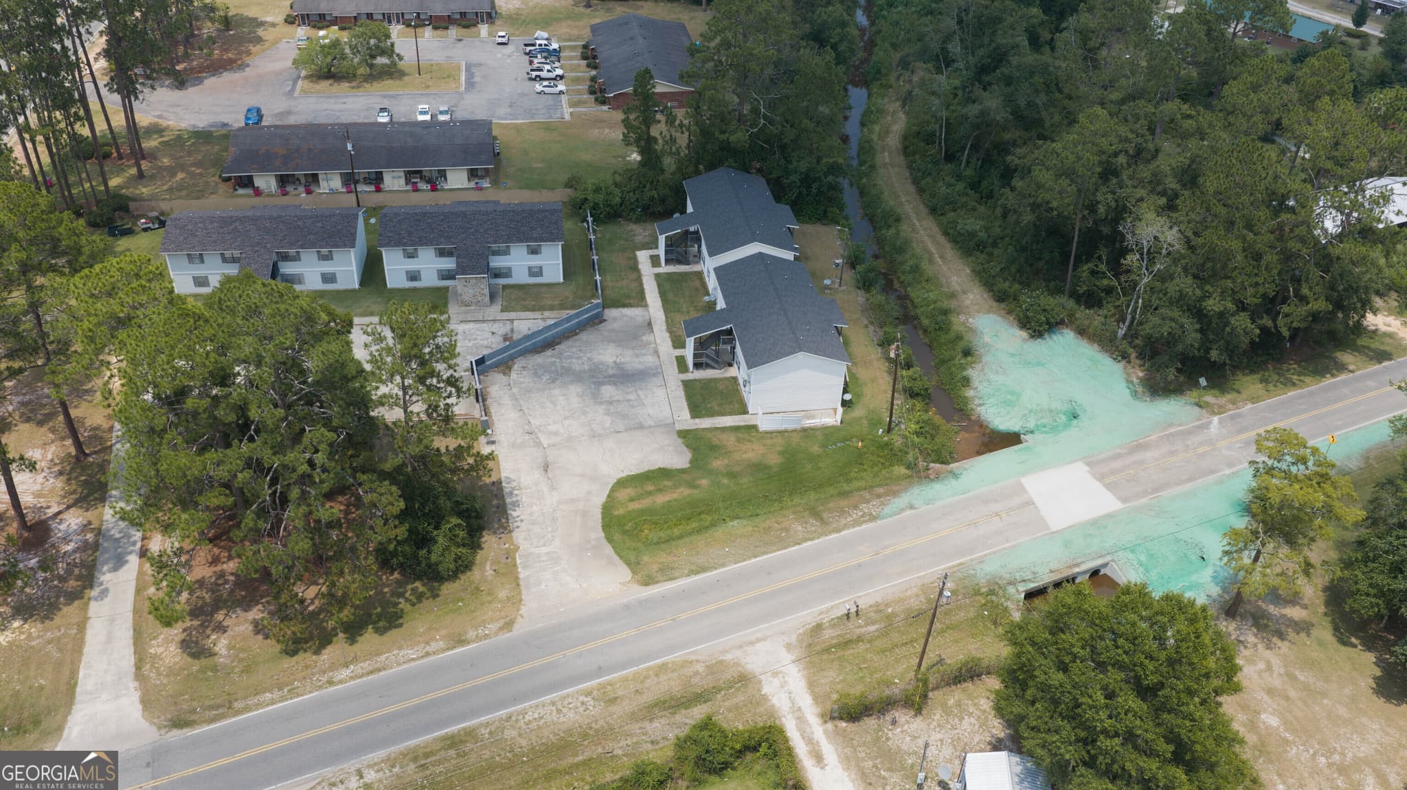 multi family,quadruplex for sale at 1900 City Circle Road, Baxley, GA 31513 — photo 2