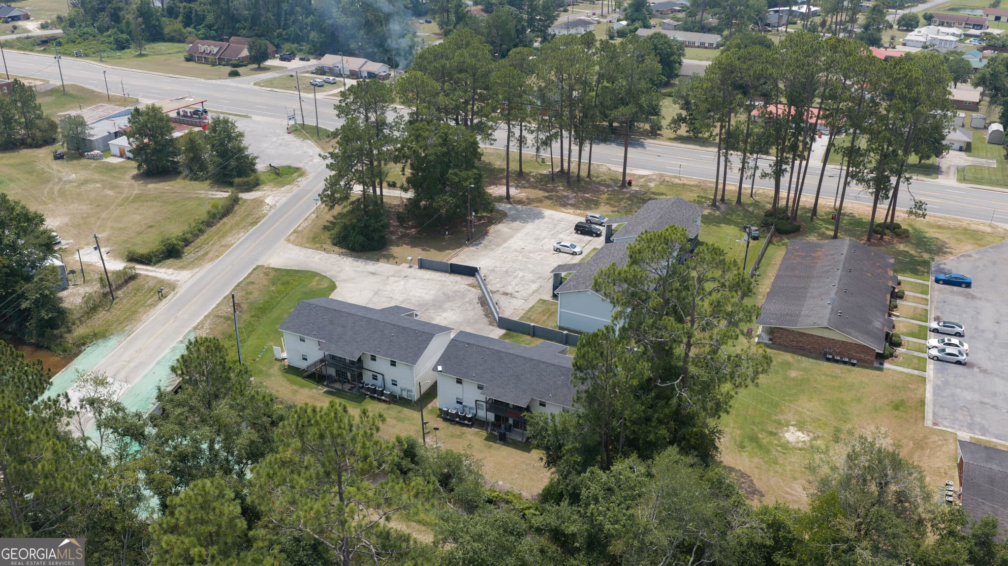multi family,quadruplex for sale at 1900 City Circle Road, Baxley, GA 31513 — photo 6