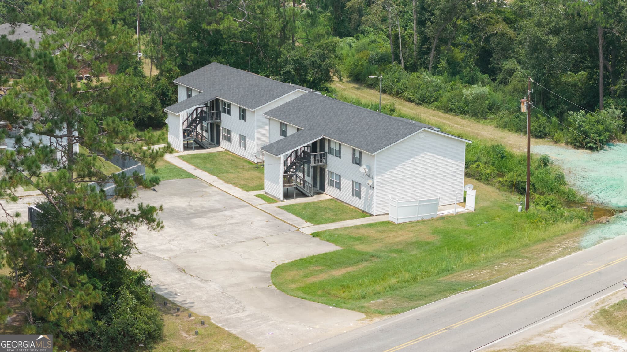 multi family,quadruplex for sale at 1900 City Circle Road, Baxley, GA 31513