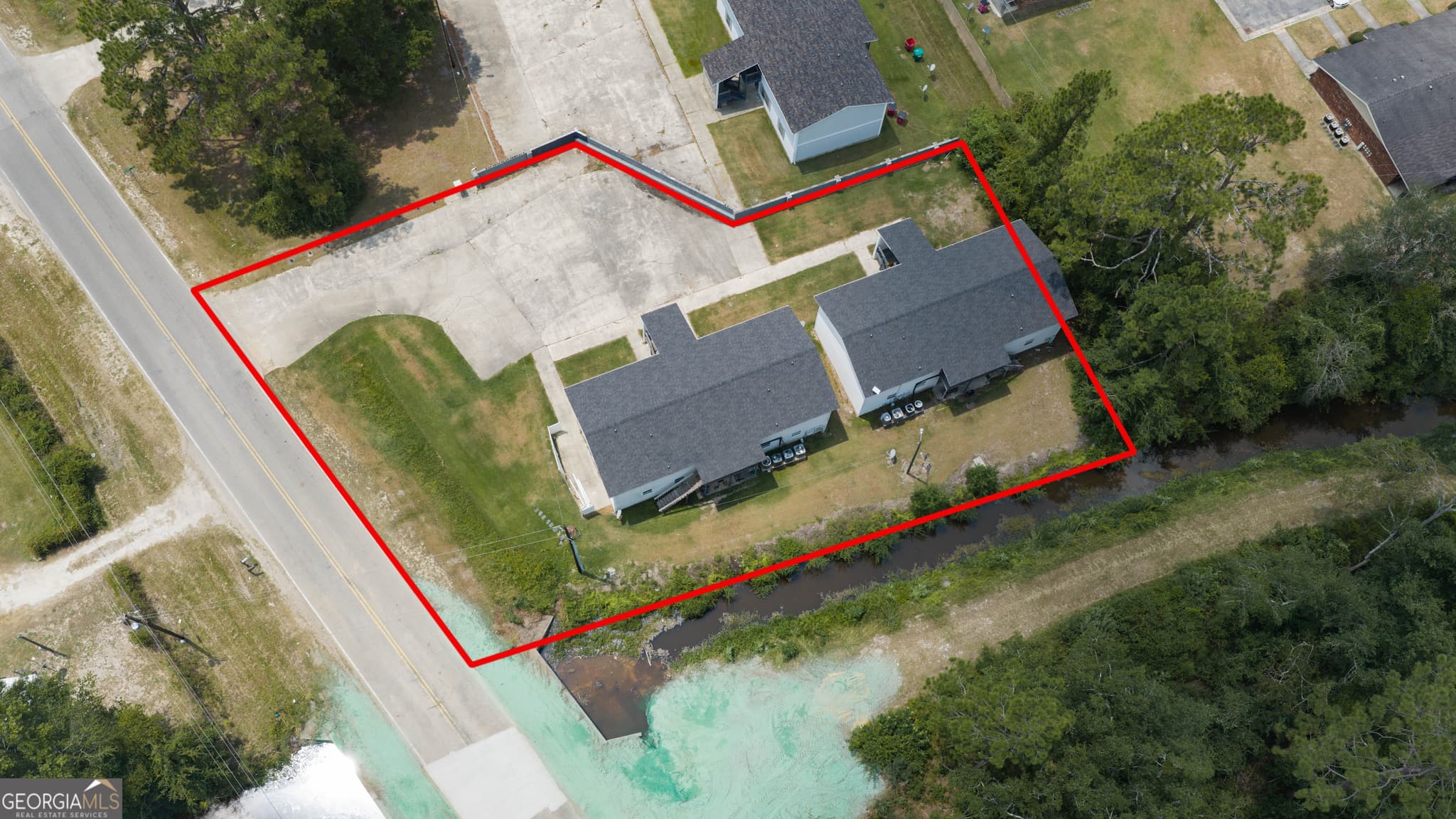 multi family,quadruplex for sale at 1900 City Circle Road, Baxley, GA 31513 — photo 5