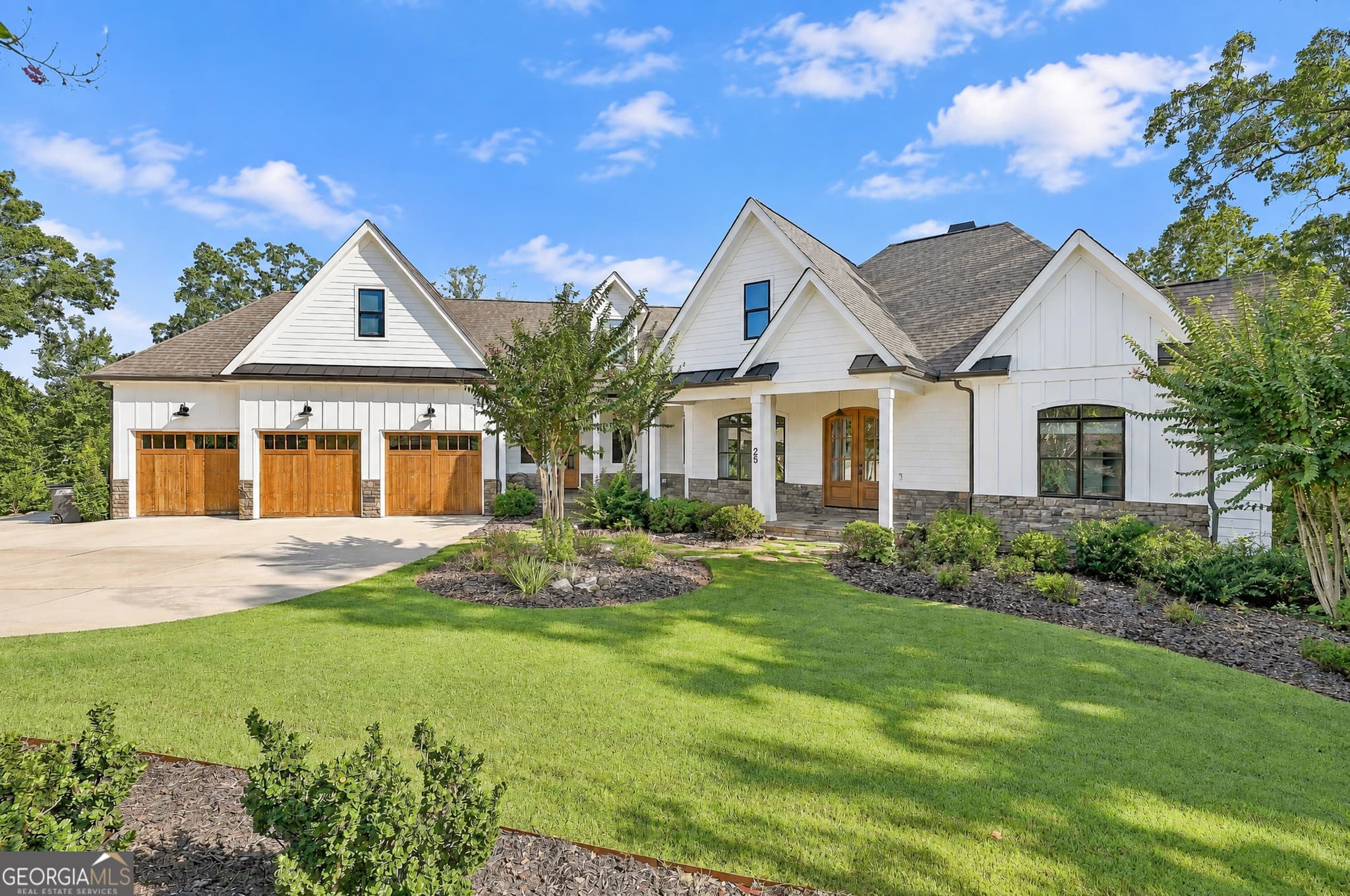 6 bedroom, 6 bathroom, 6,717 sq ft single family residence for sale at 25 Paragon Point, Newnan, GA 30265