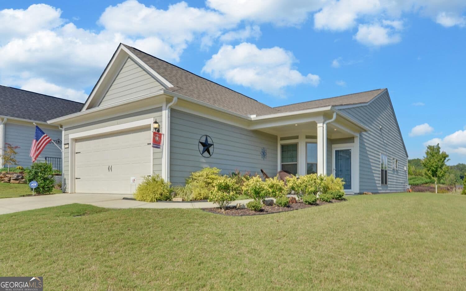 3 bedroom, 2 bathroom, 1,444 sq ft single family residence for sale at 5724 Grapewood Street, Hoschton, GA 30548 — photo 1 of 56