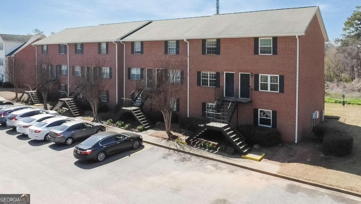 4 bedroom, 2 bathroom, 1,536 sq ft condominium for sale at 2165 Milledge Avenue E7, Athens, GA 30605 — photo 1 of 20