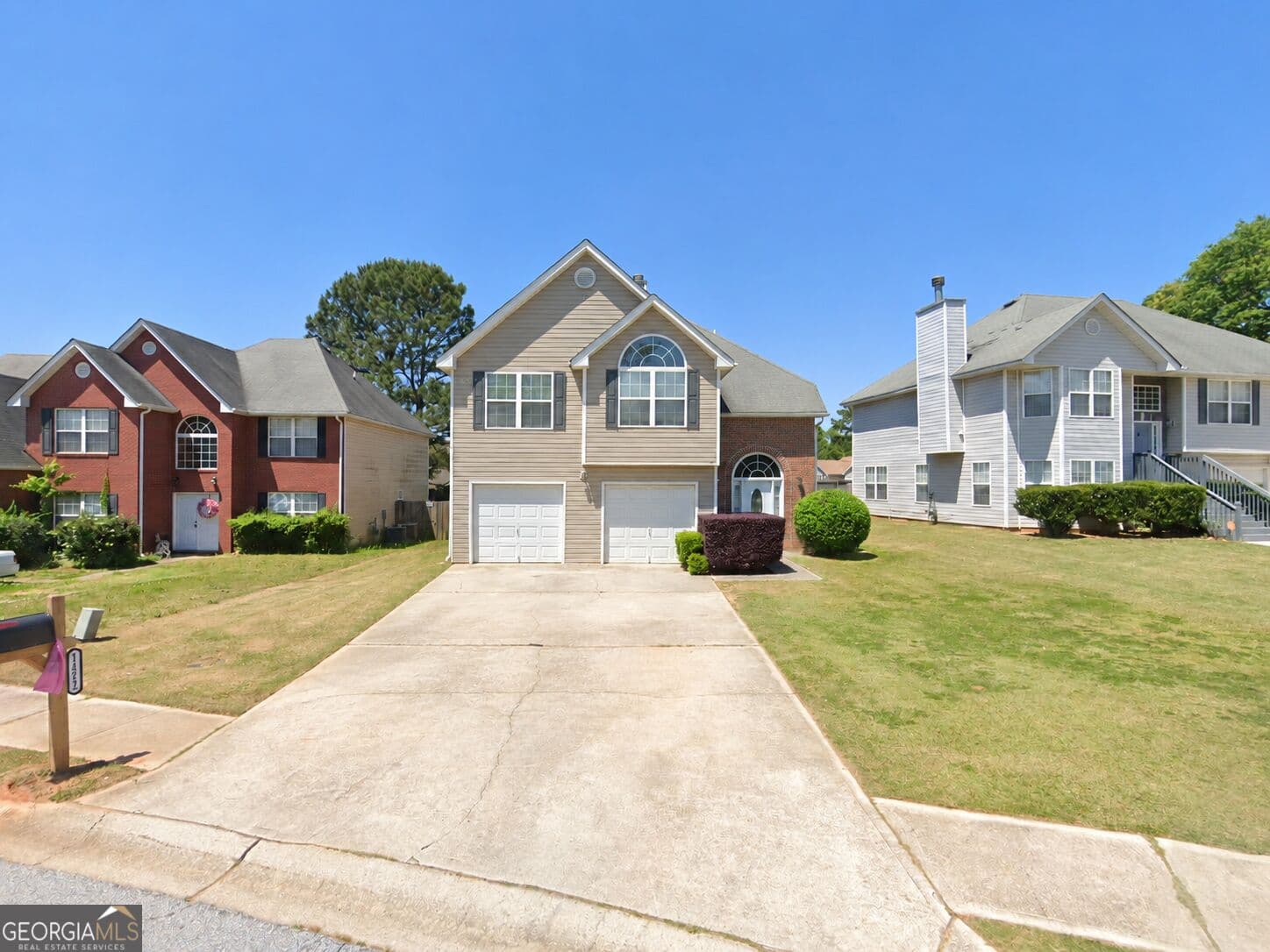 4 bedroom, 3 bathroom, 2,188 sq ft single family residence for sale at 11812 Registry Boulevard, Hampton, GA 30228