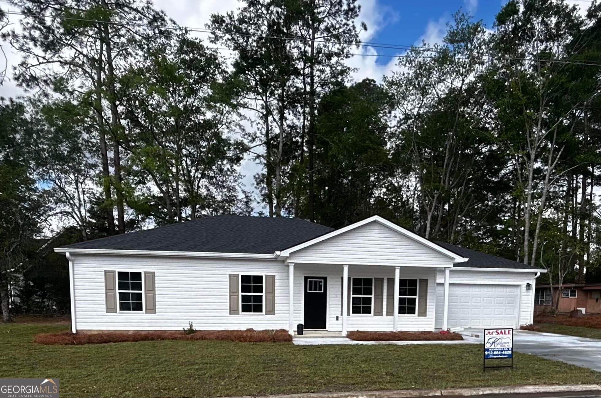 3 bedroom, 2 bathroom, 1,450 sq ft single family residence sold at 307 Mclean Street, Claxton, GA 30417