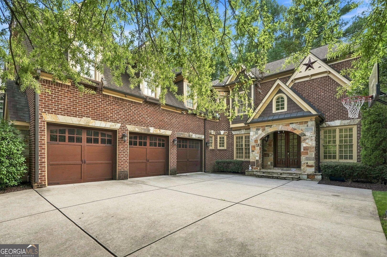 5 bedroom, 5.5 bathroom, 6,825 sq ft single family residence for sale at 10380 Royal Terrace, Johns Creek, GA 30022 — photo 5