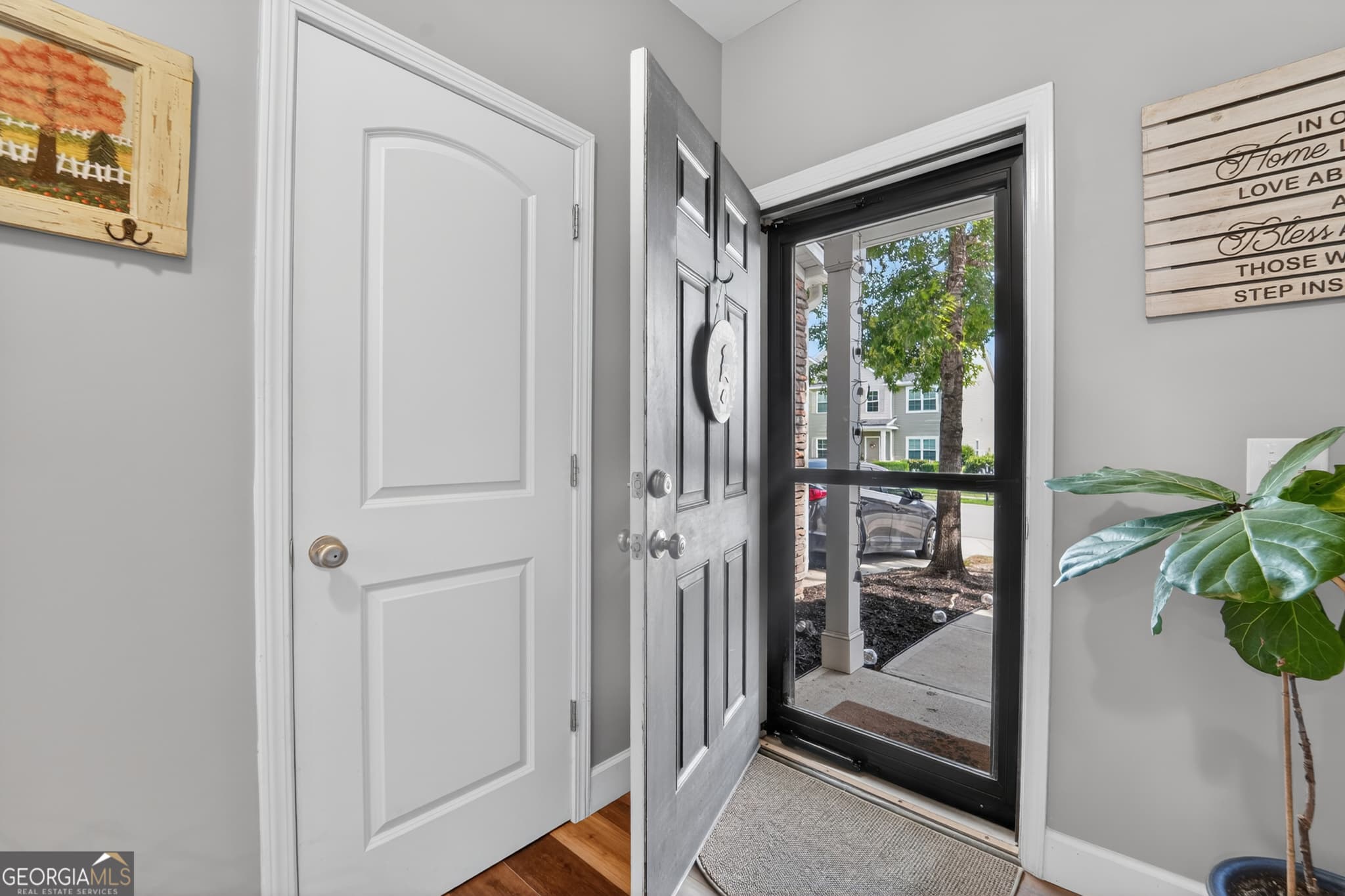 3 bedroom, 2.5 bathroom, 1,556 sq ft townhouse for sale at 40 Cantle Drive, Richmond Hill, GA 31324 — photo 6