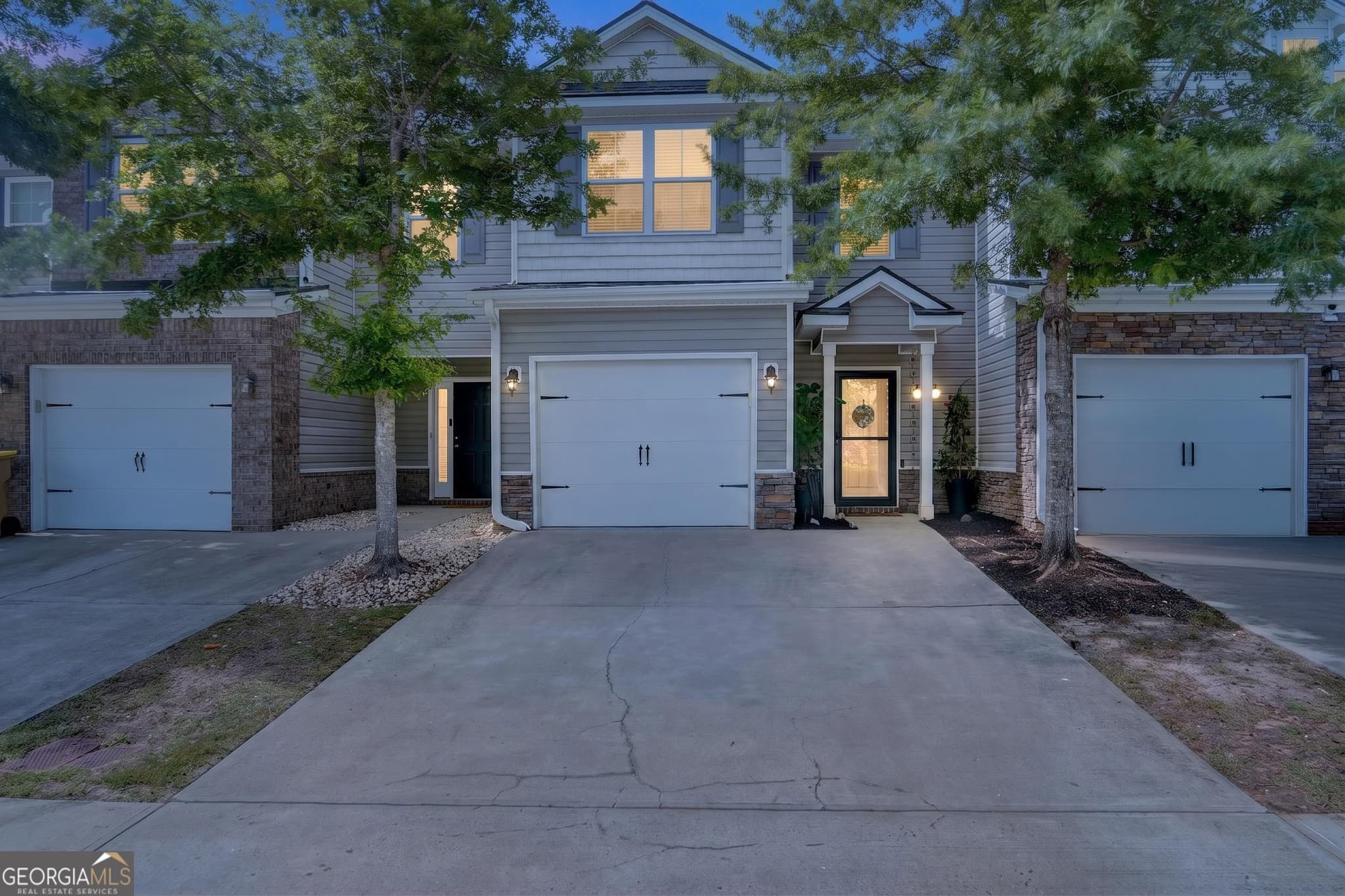 3 bedroom, 2.5 bathroom, 1,556 sq ft townhouse for sale at 40 Cantle Drive, Richmond Hill, GA 31324