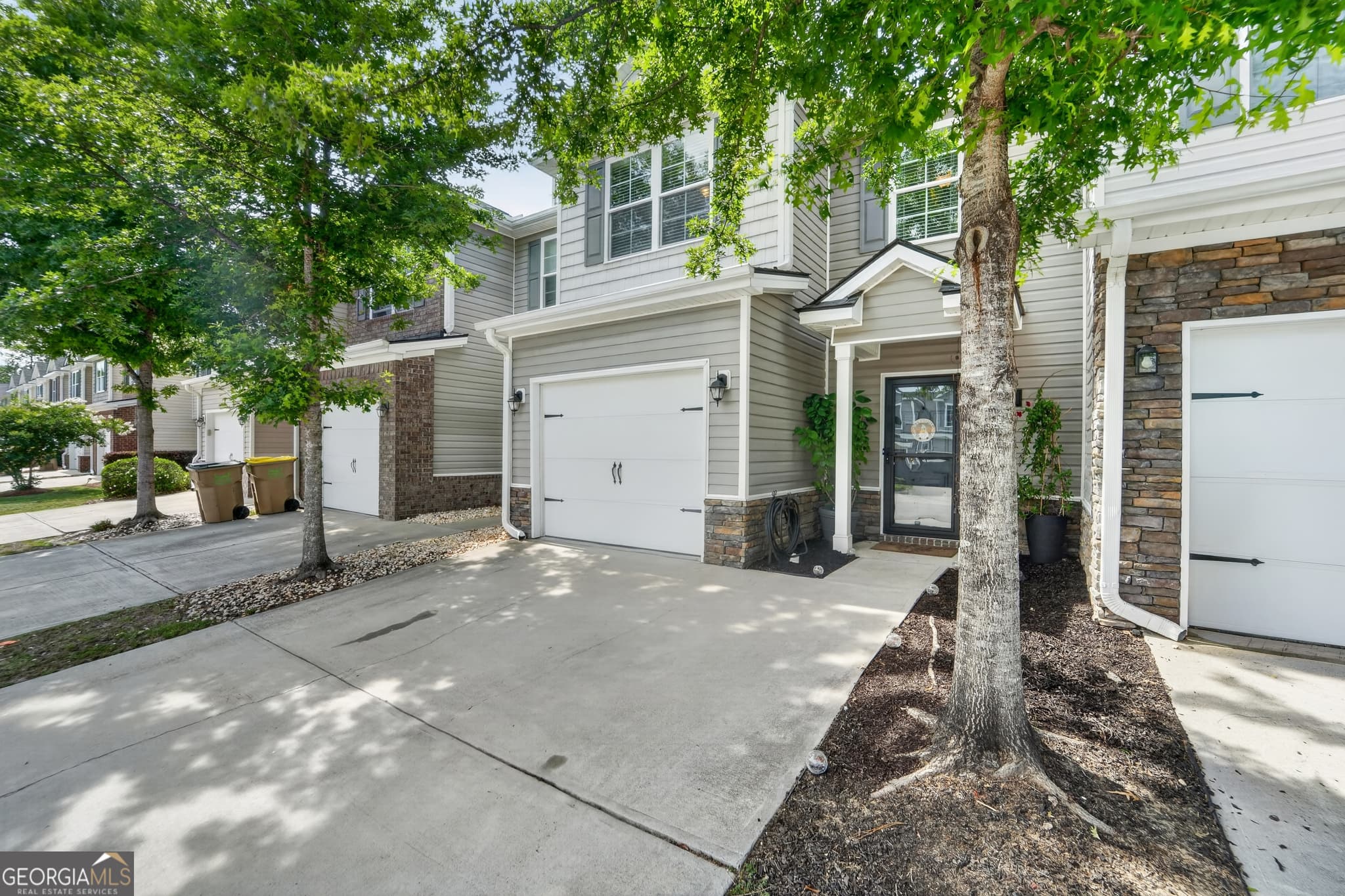 3 bedroom, 2.5 bathroom, 1,556 sq ft townhouse for sale at 40 Cantle Drive, Richmond Hill, GA 31324 — photo 4