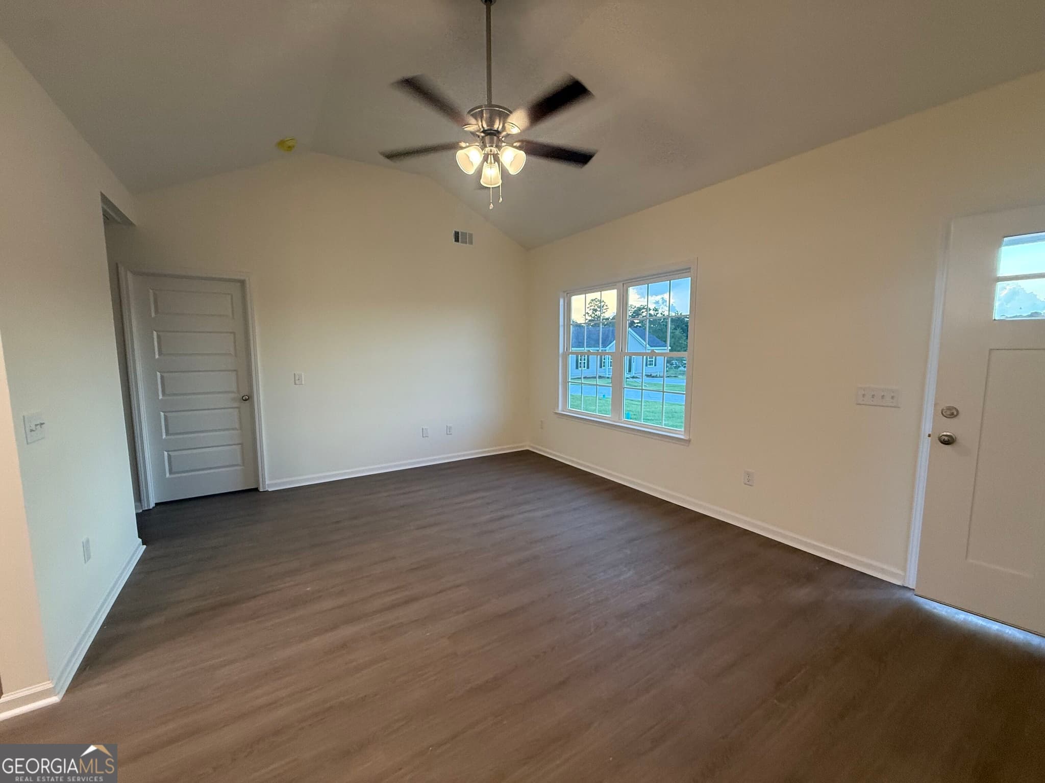 3 bedroom, 2 bathroom, 1,230 sq ft single family residence for sale at 513 Nickies Way, Statesboro, GA 30458 — photo 4