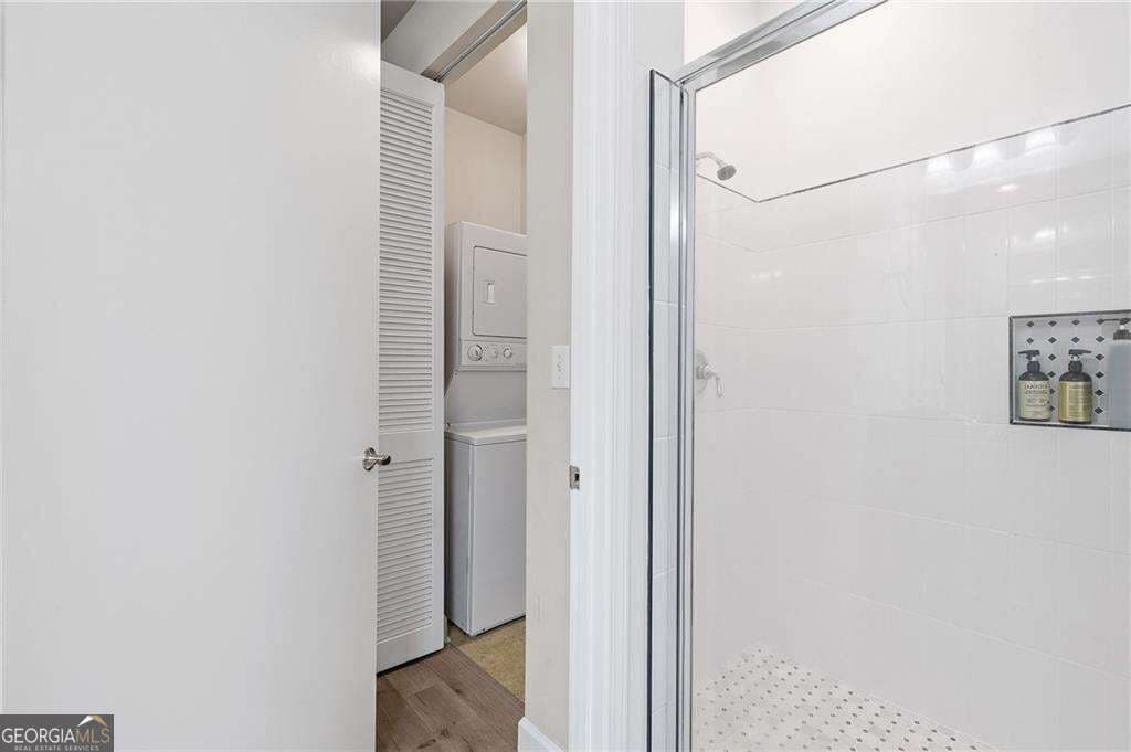 2 bedroom, 2 bathroom, 1,061 sq ft condominium for sale at 711 Cosmopolitan Drive 300, Atlanta, GA 30324 — photo 9