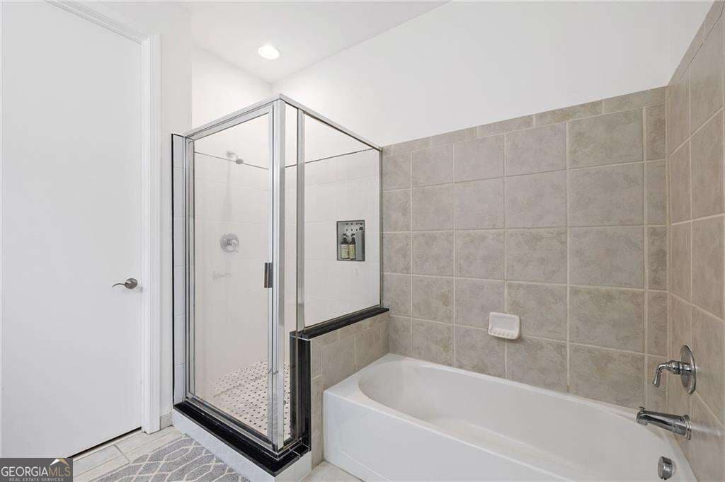 2 bedroom, 2 bathroom, 1,061 sq ft condominium for sale at 711 Cosmopolitan Drive 300, Atlanta, GA 30324 — photo 8